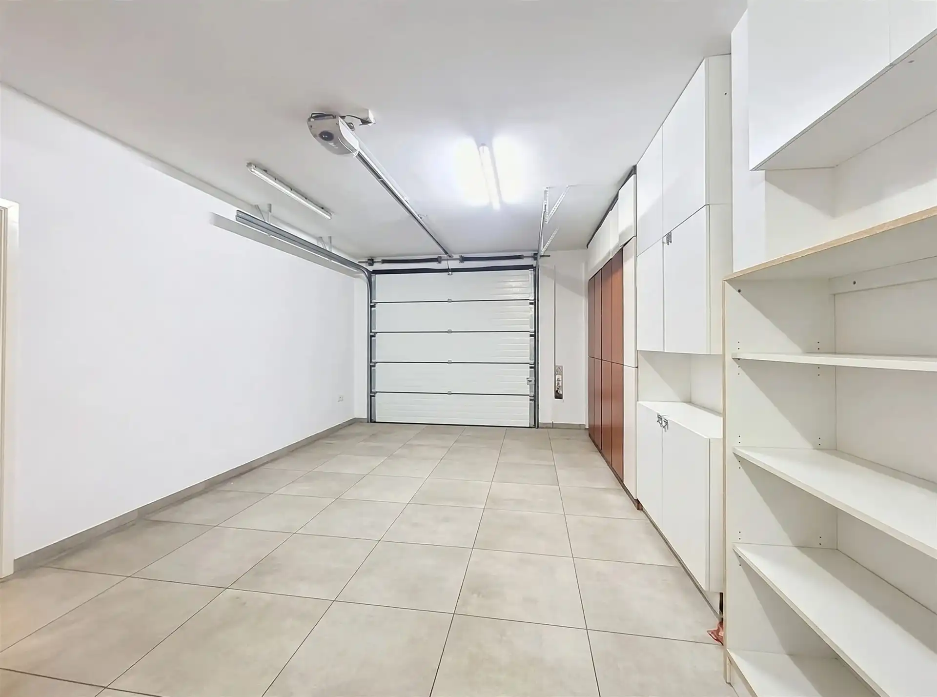 Prachtige instapklare woning met 6 slaapkamers en 2 badkamers! foto 22