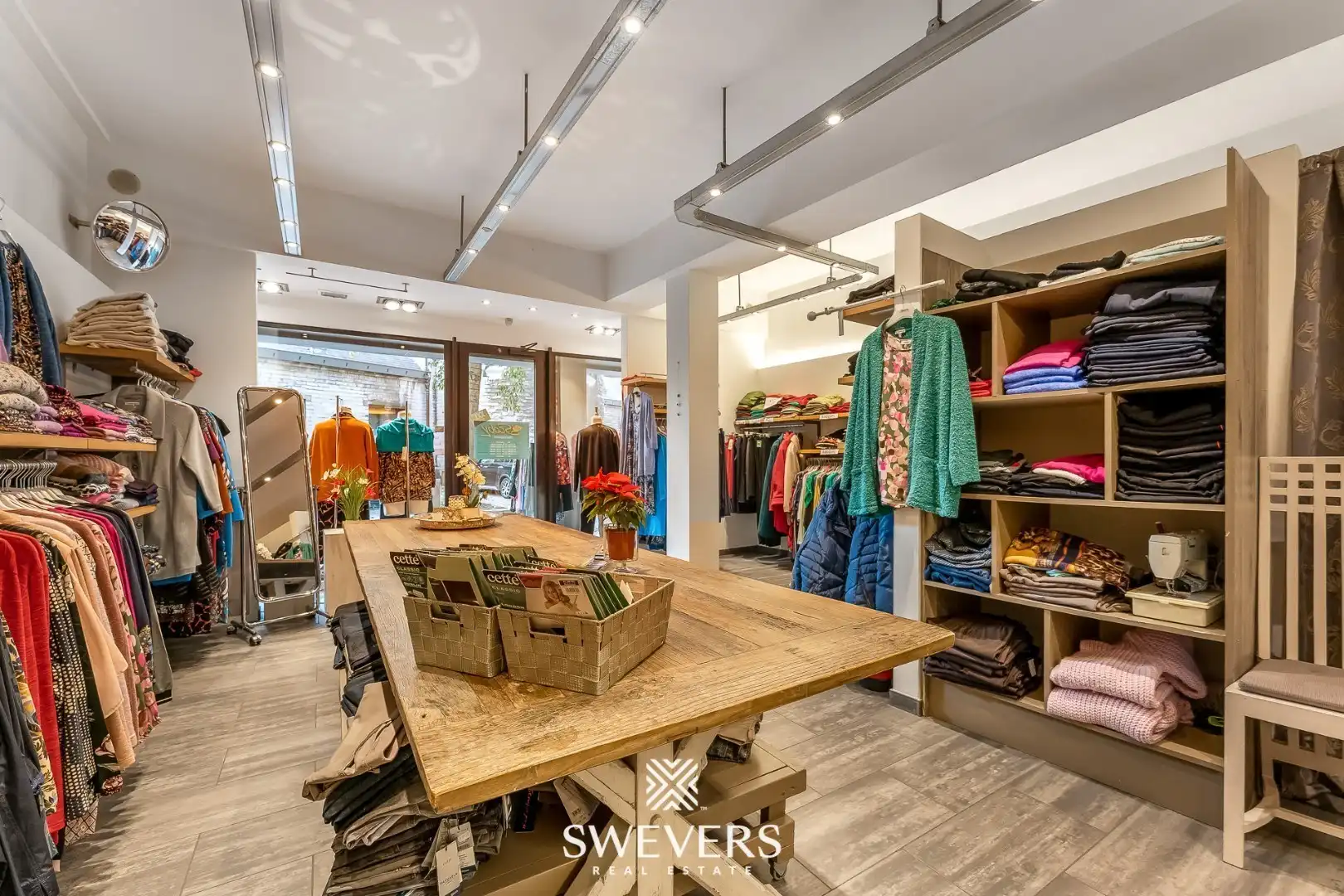 Commerciële topligging aan Sint-Martenplein in Sint-Truiden foto 13