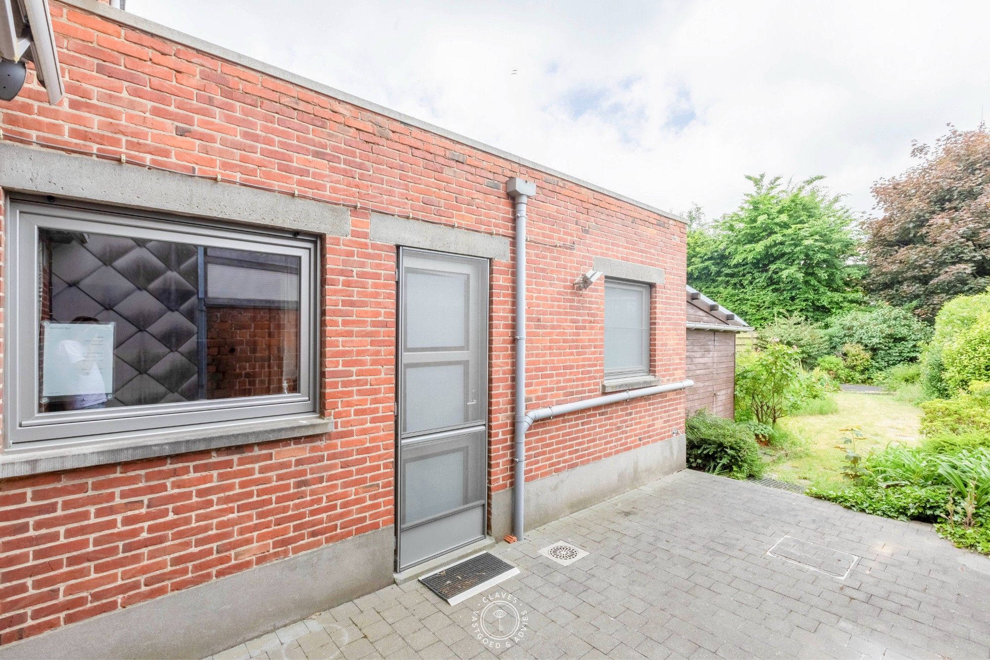 Fijne woning met 3 slaapkamers en zonnige tuin in rustige buurt in Belsele foto 9