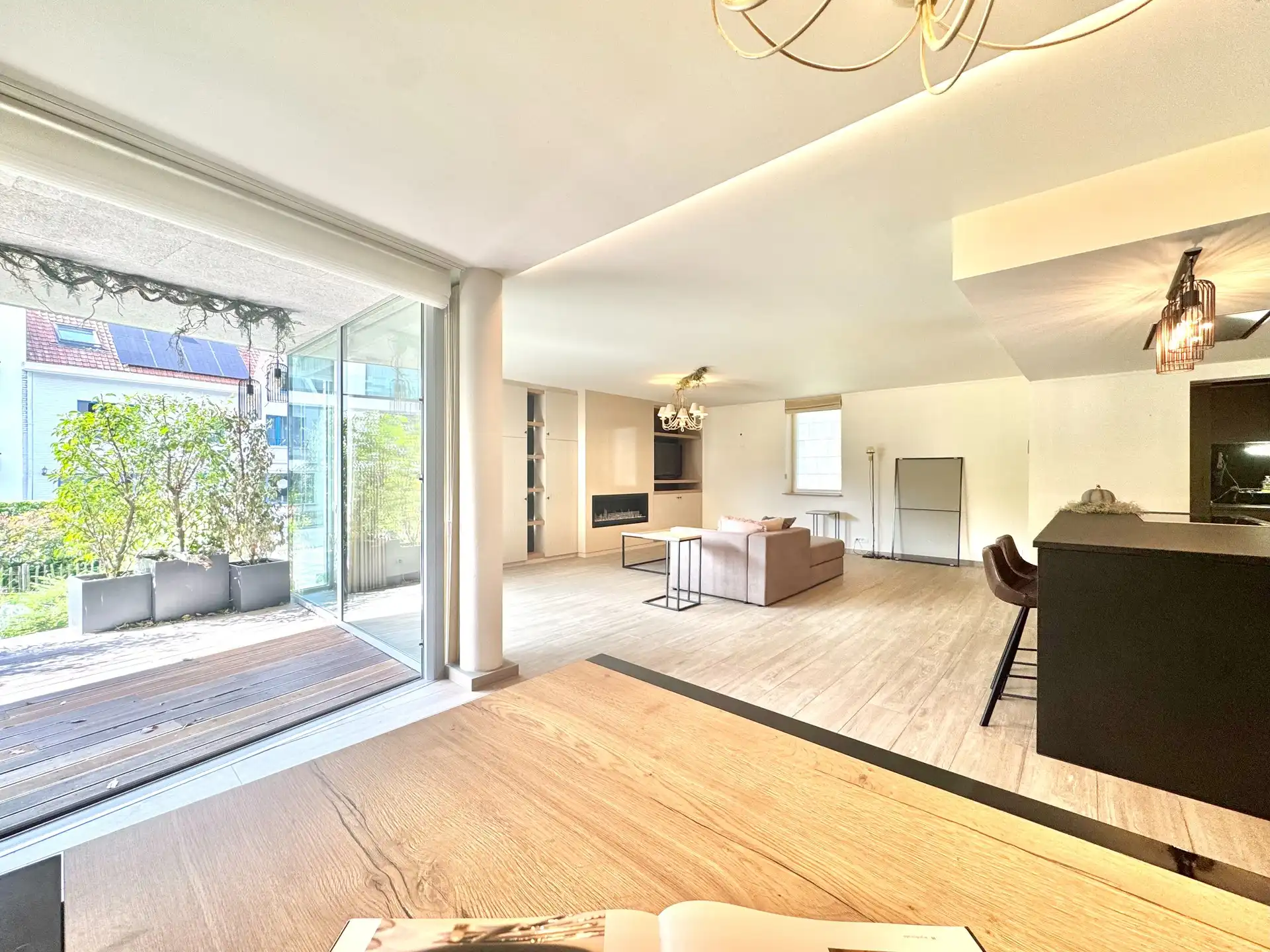 RUIM APPARTEMENT | OVERDEKTE AUTOSTAANPLAATS |TUIN | TERRAS | 130 M² foto 4