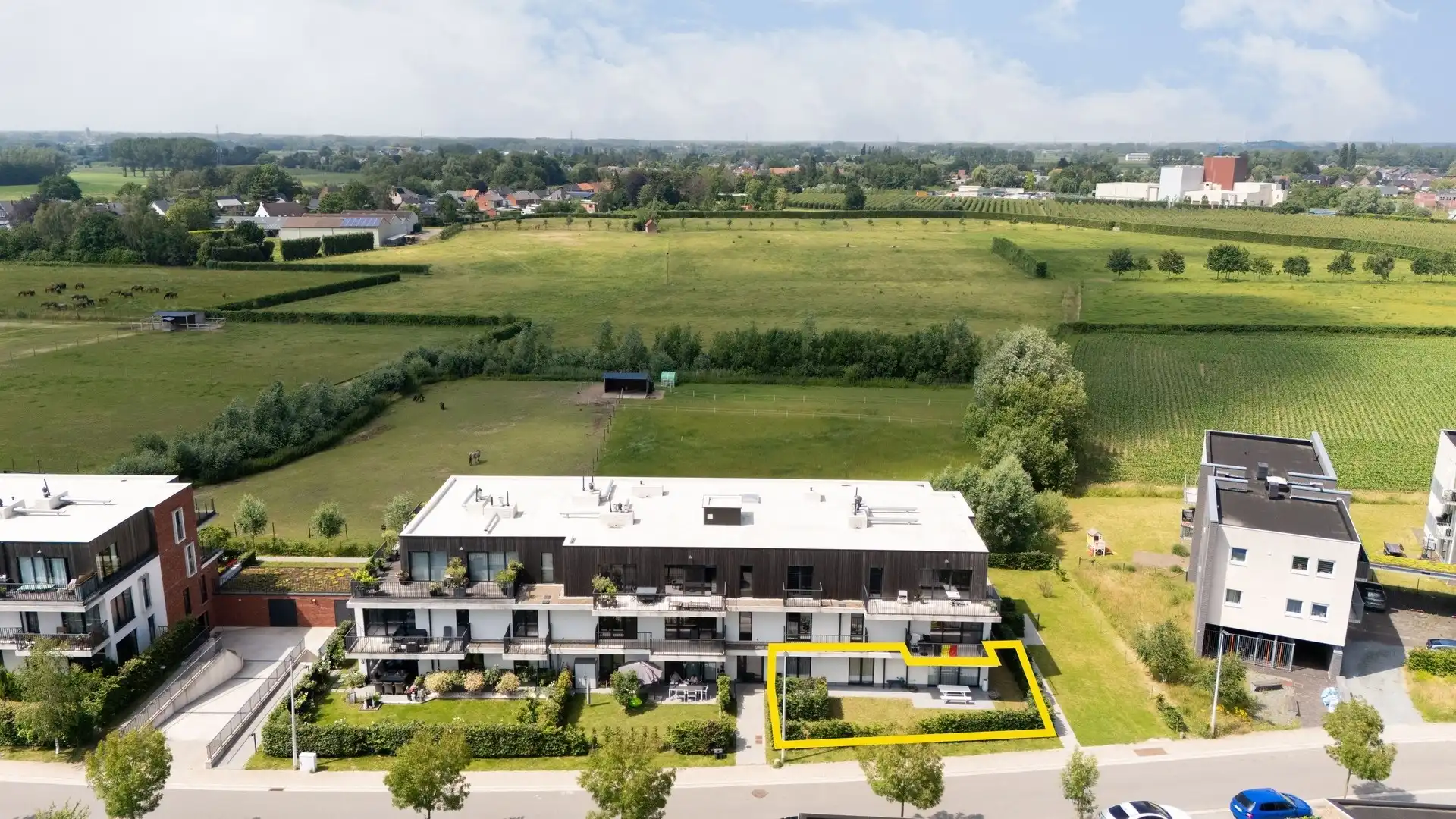 Instapklaar gelijkvloersappartement met 2 slaapkamers & ondergrondse autostaanplaats foto 2