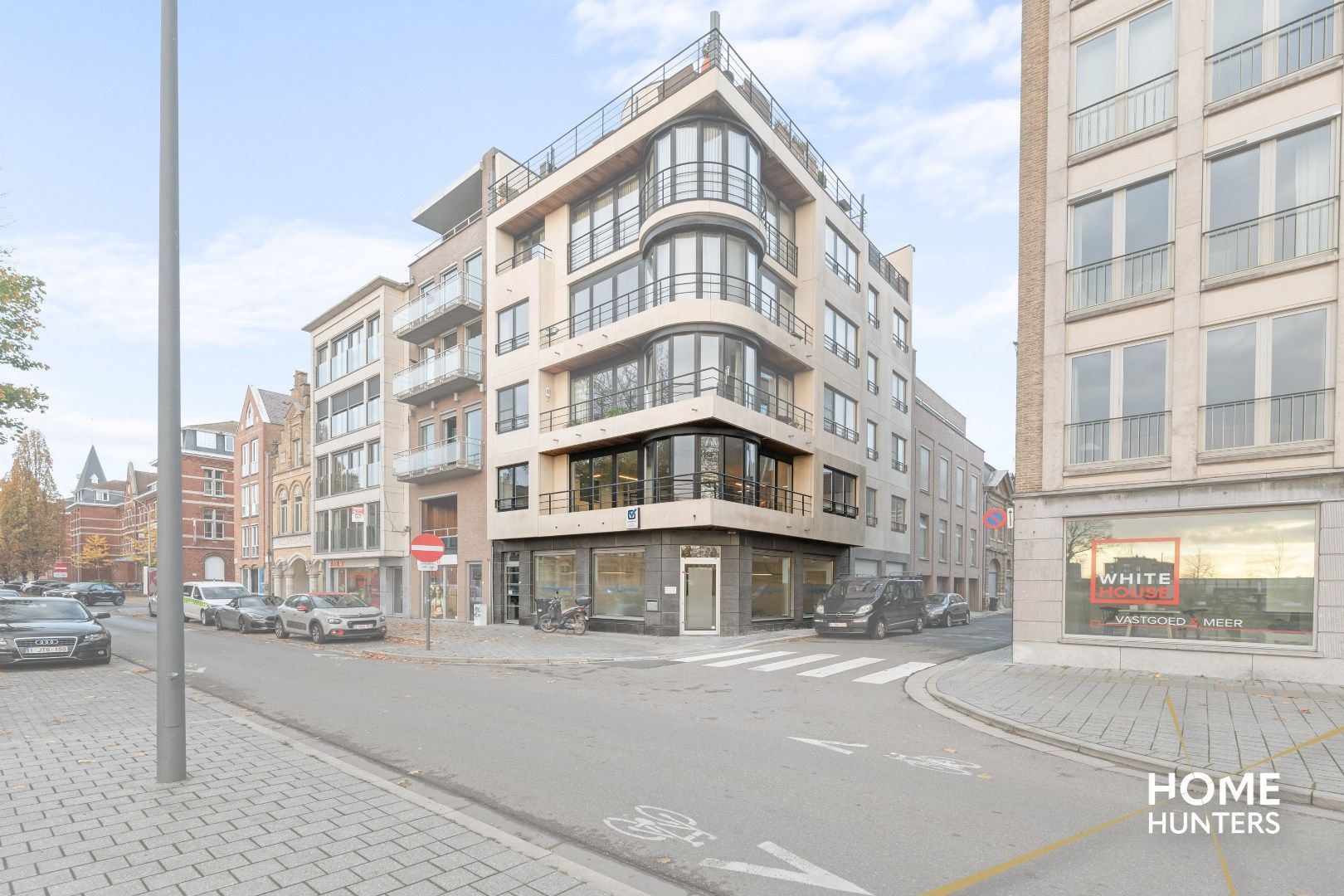 Kantoorruimte bestaande uit twee verdiepingen op het Colaertplein te Ieper foto 15