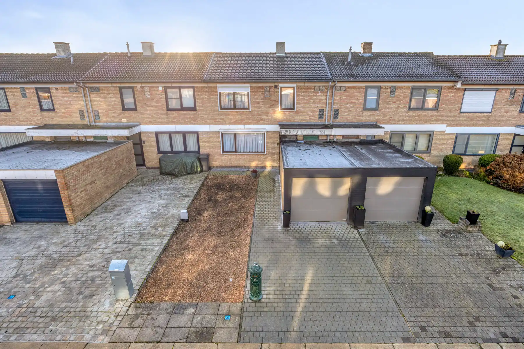 Rustig gelegen rijwoning met 3 slaapkamers foto 2