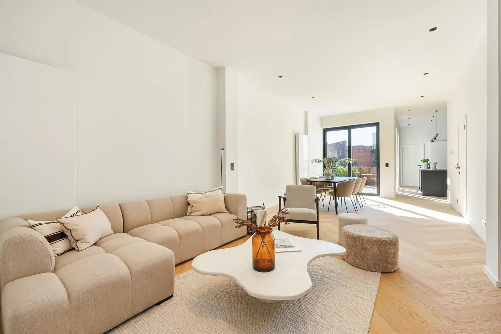 Gerenoveerd appartement met luxe-afwerking en topterras foto 12