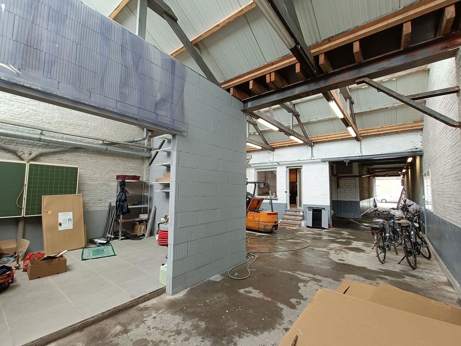 Magazijnruimte te koop in Deurne foto 2