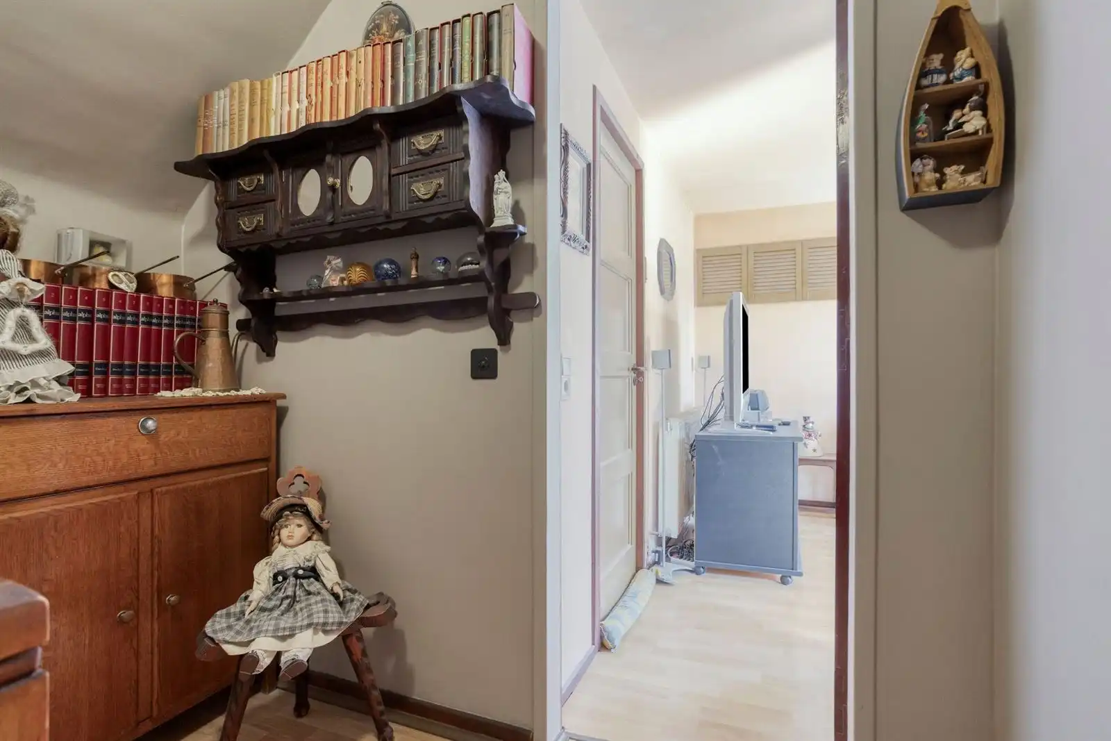 Zeer goed onderhouden woning met 3 slaapkamers, bureau + prive staanplaats  foto 26