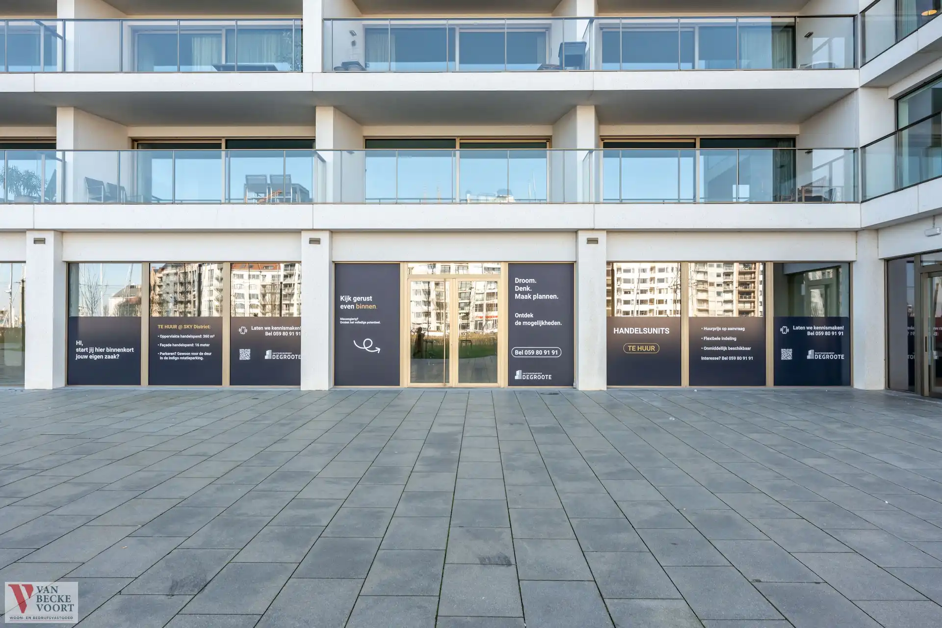 Sky Harbour 04 foto {{pictureIndex}}