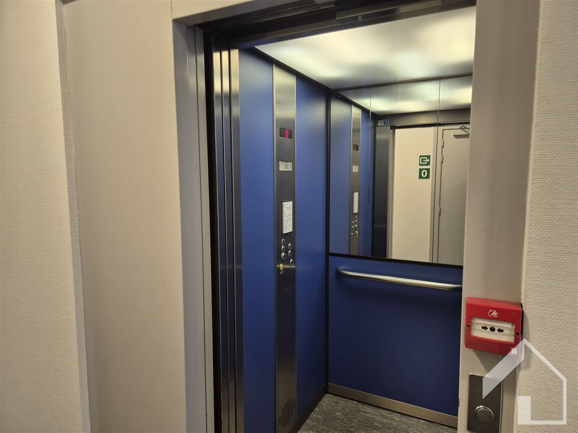 Appartement 3de verdieping, 2 slaapkamers, Lift en autostaanplaats foto 13