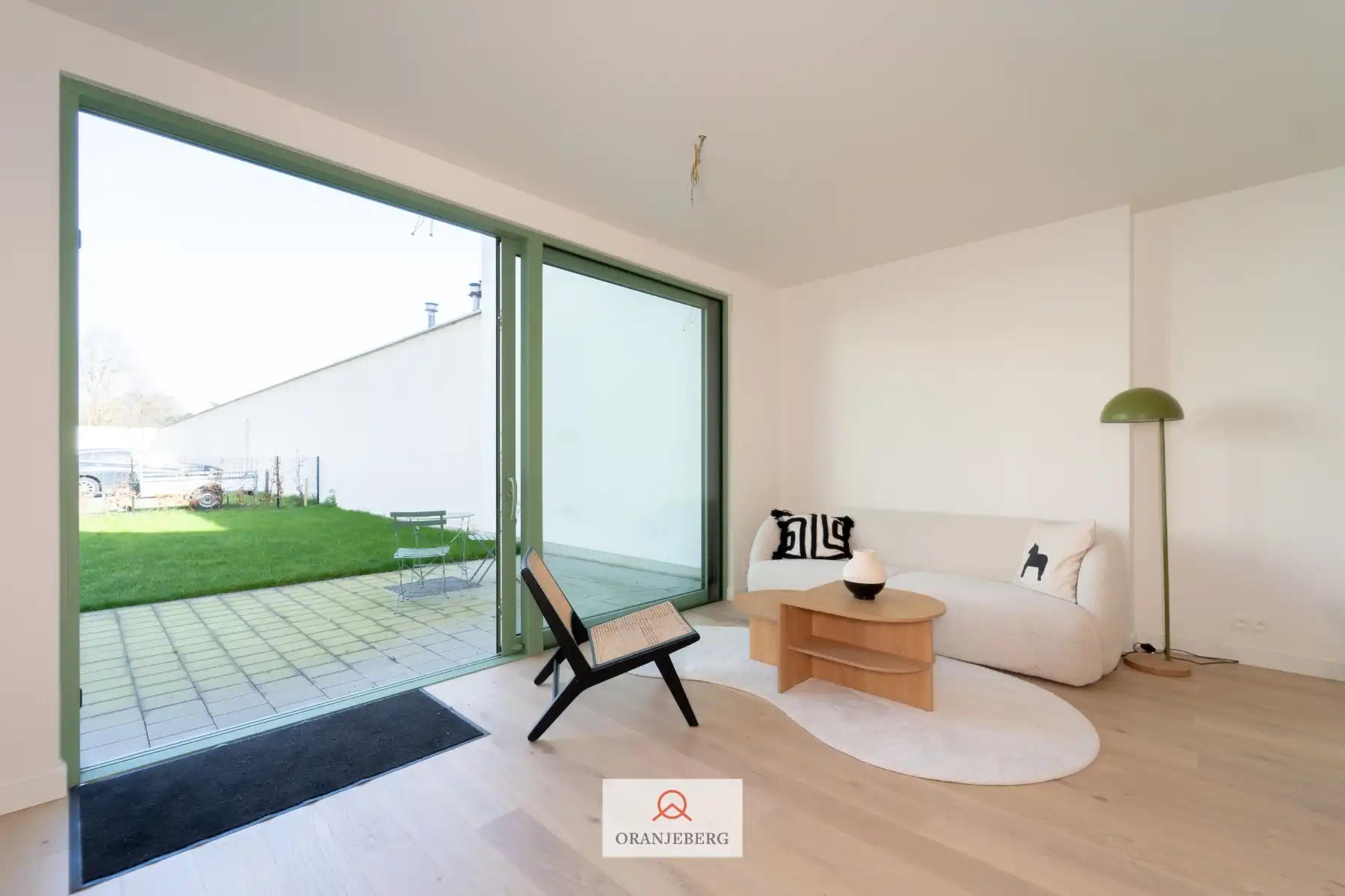 Ruime woning met 4 slpk's en tuin foto 8