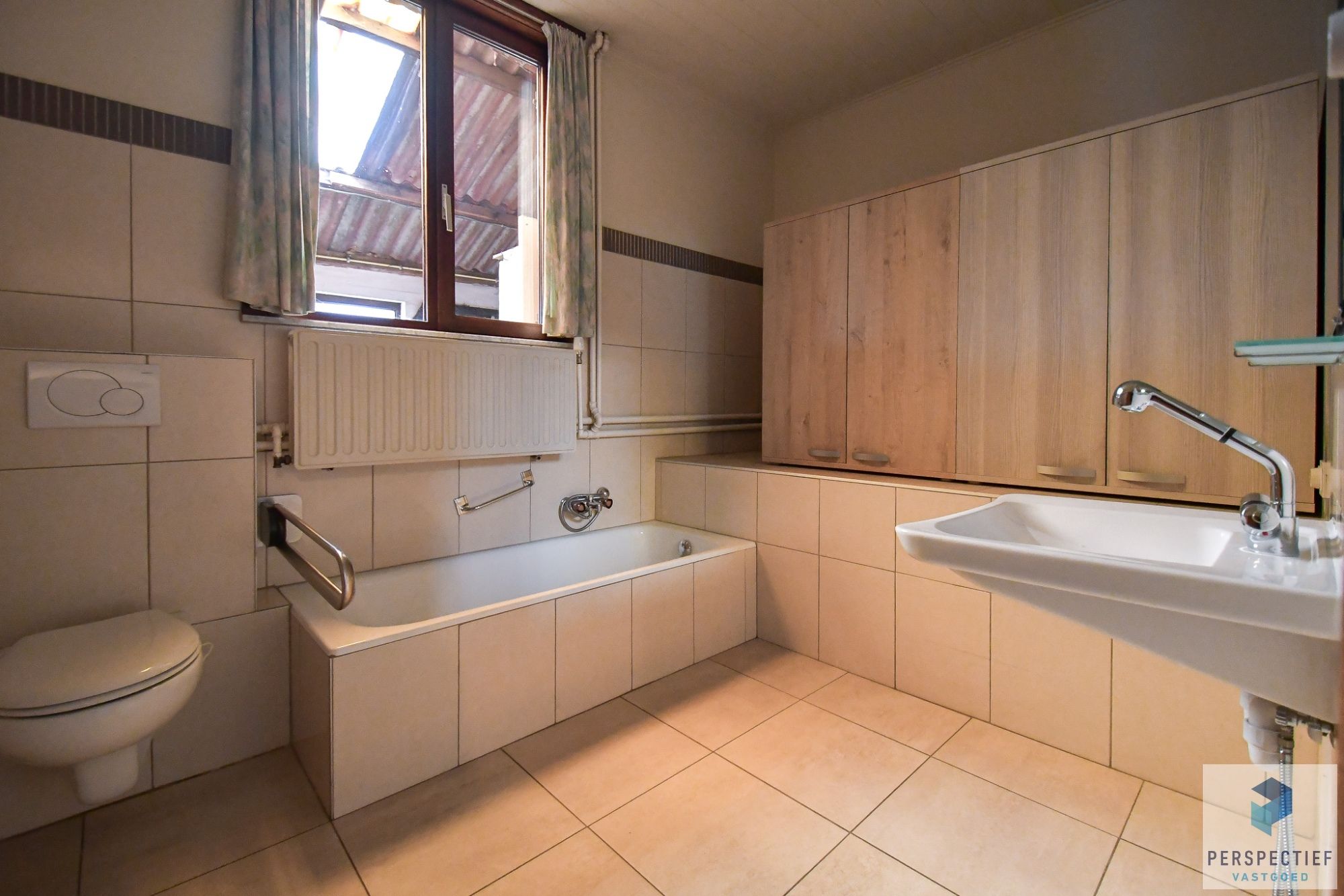 LANDELIJK GELEGEN WONING met SCHUUR  - BOOMGAARD - TUIN & MOESTUIN op 2138 m² foto 16