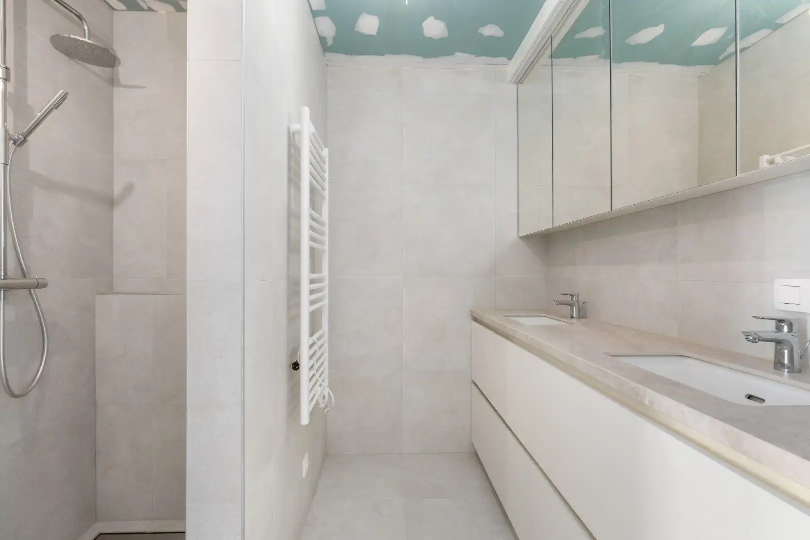 PRACHTIG NIEUWBOUWAPPARTEMENT OP 200 METER VAN DE ZEEDIJK foto 4