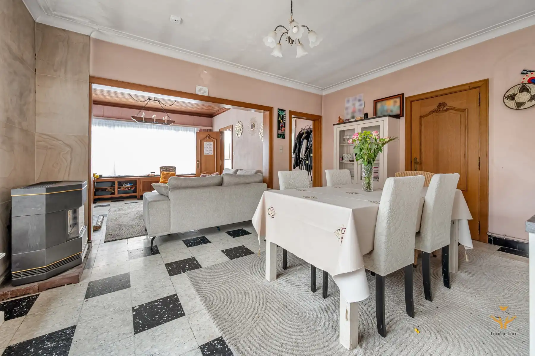 Ruime vrijstaande woning met 5 slaapkamers foto 3