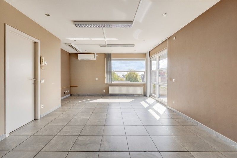 Polyvalente kantoorruimte met 3 slaapkamer appartement TE KOOP in Tielt! foto 22