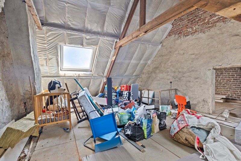 Op te knappen gezinswoning met mogelijkheid tot 4 slaapkamers TE KOOP in Oostrozebeke! foto 13