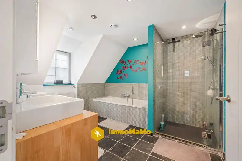 LANDELIJKE WONING MET ENORM RUIME TUIN TE KOOP IN WACHTEBEKE foto 9