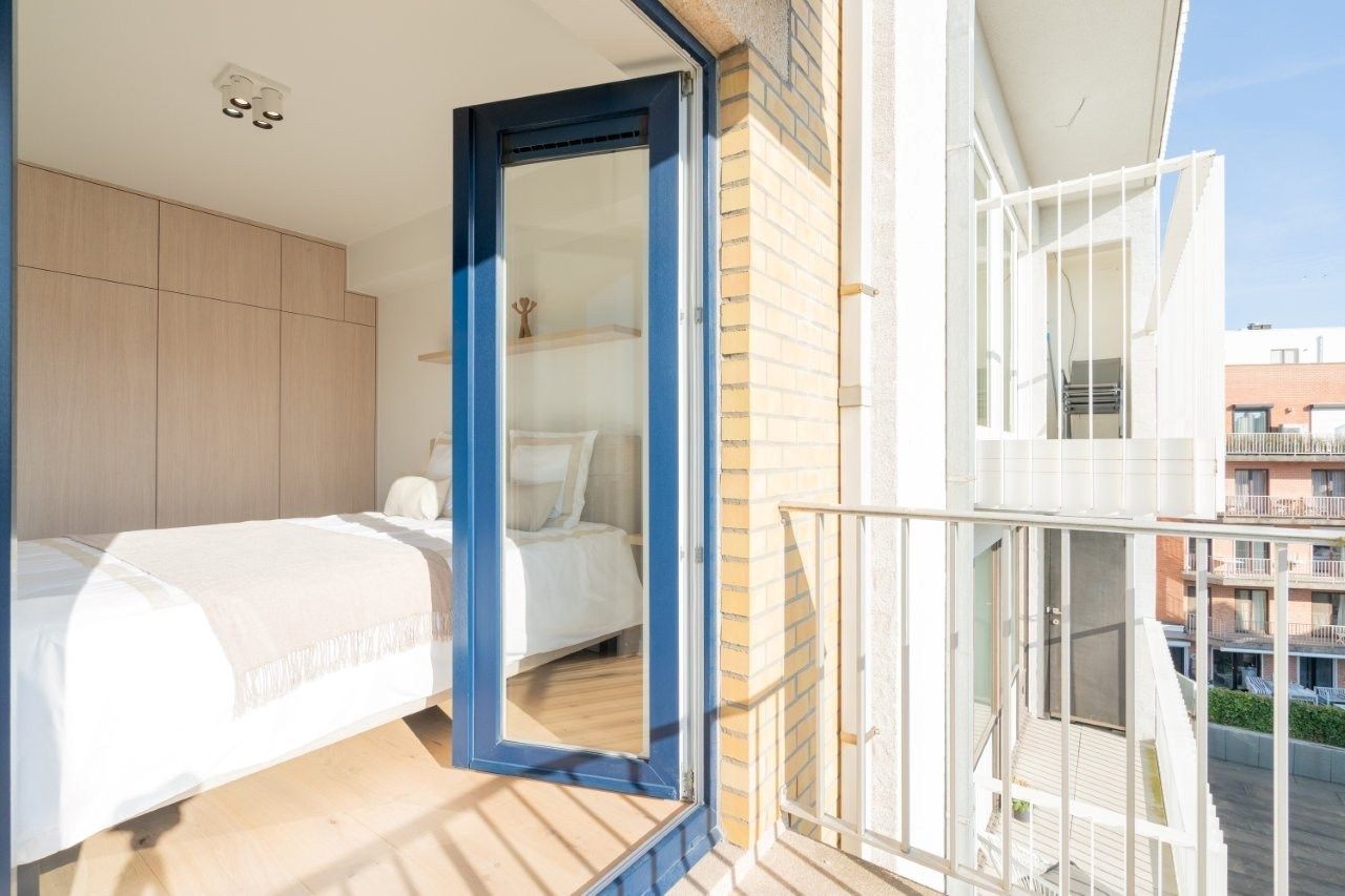 Volledig gerenoveerd, lichtrijk appartement gelegen in een kleine residentie. foto 30