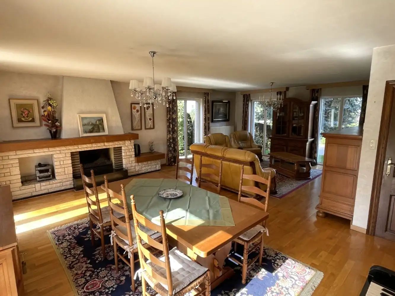 Karaktervolle vrijstaande villa met 5 slaapkamers en mooie tuin foto 7