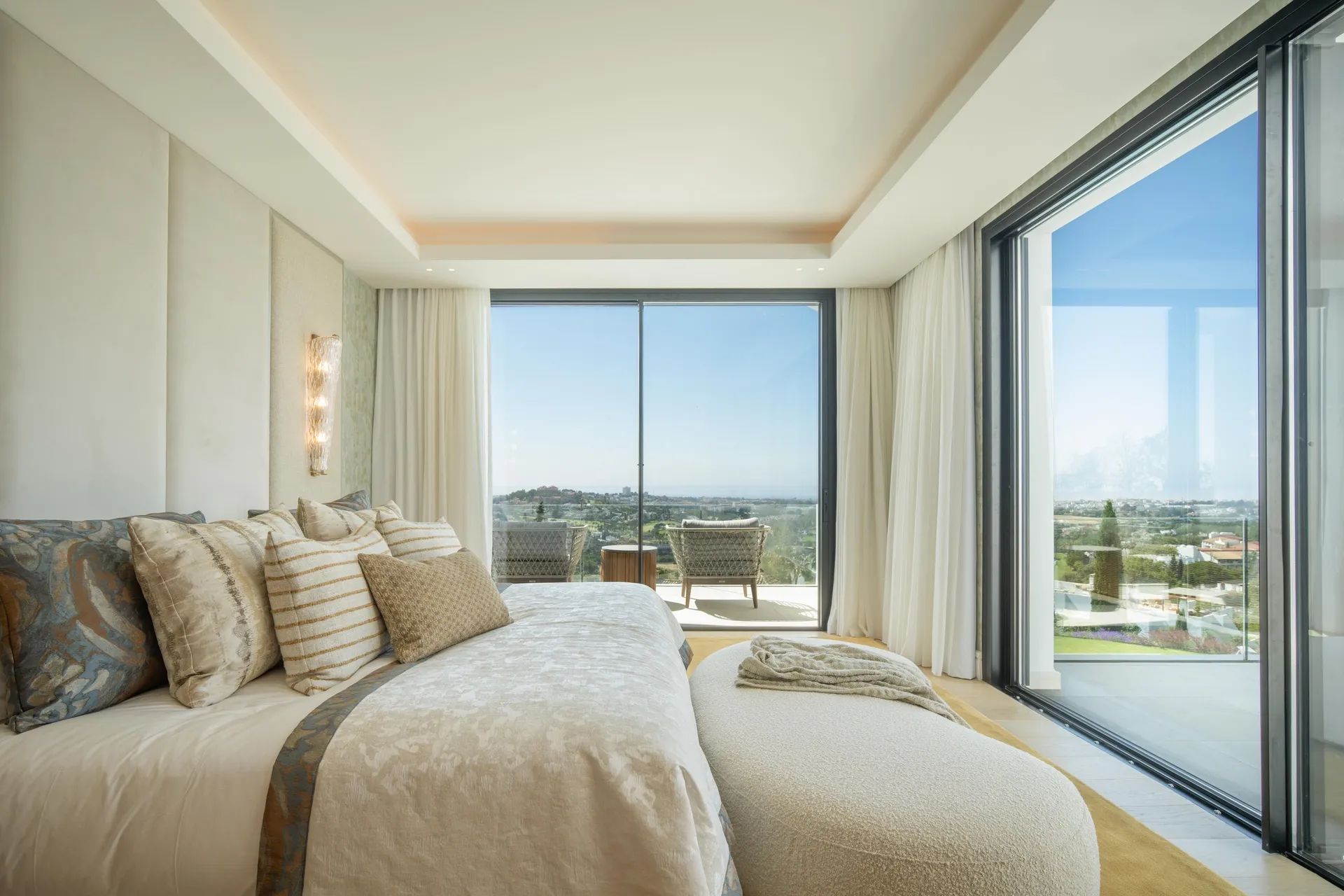 Ongekende luxe in Marbella: exclusieve nieuwbouw villa met panoramisch zicht en 5-sterren faciliteiten foto 19