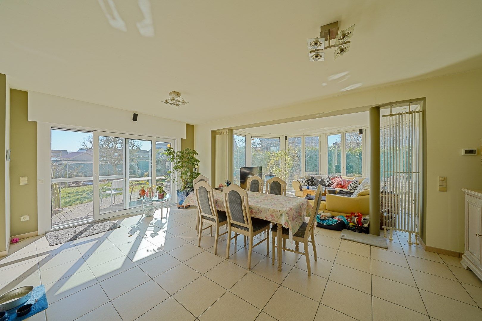 Ruime woning in Oudenburg met zongerichte tuin foto 6