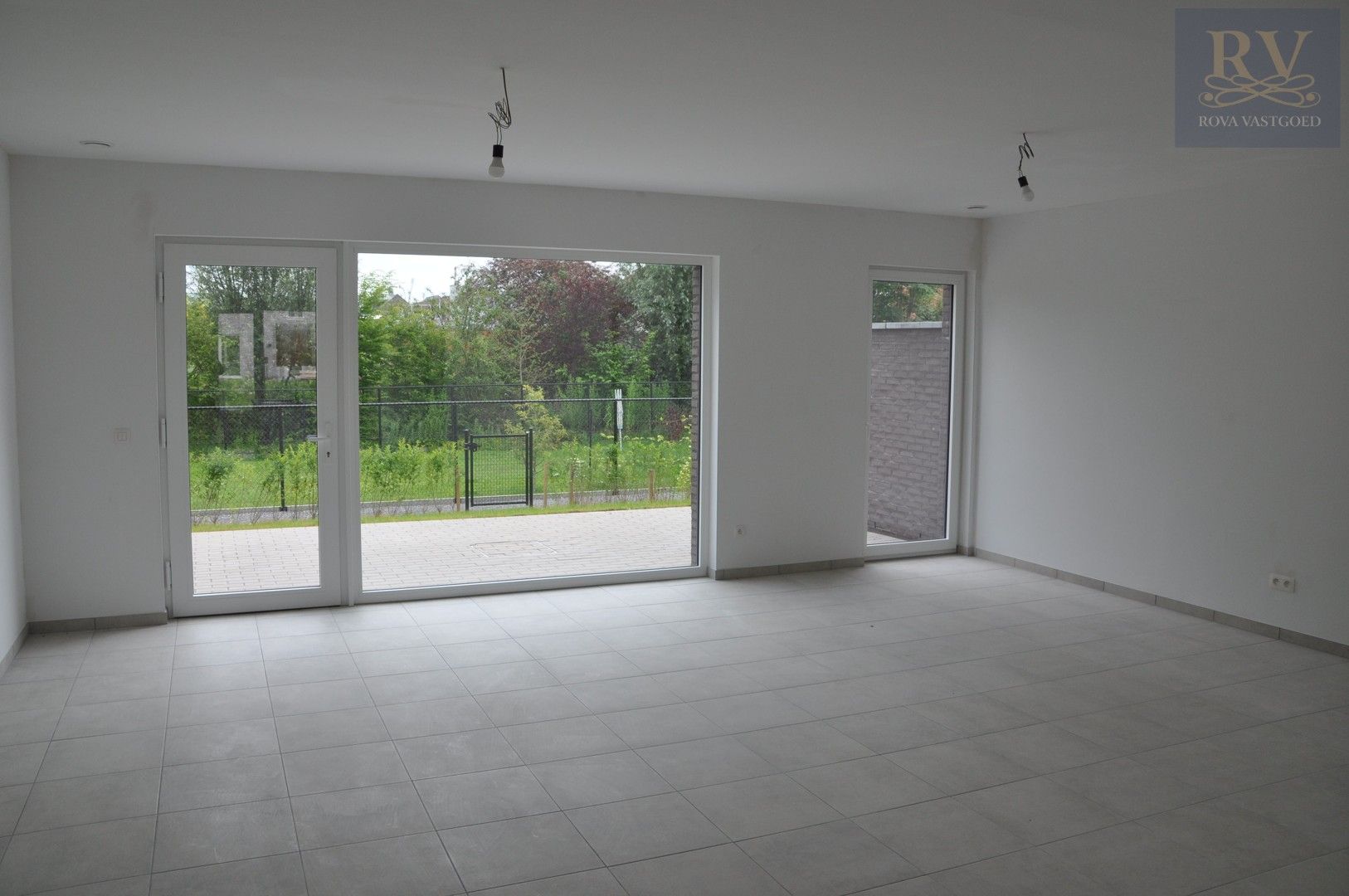 RUIME NIEUWBOUWWONING VAN 169.4 M² MET 3 SLPK'S MET TERRAS EN TUIN IN HASSELT foto 8