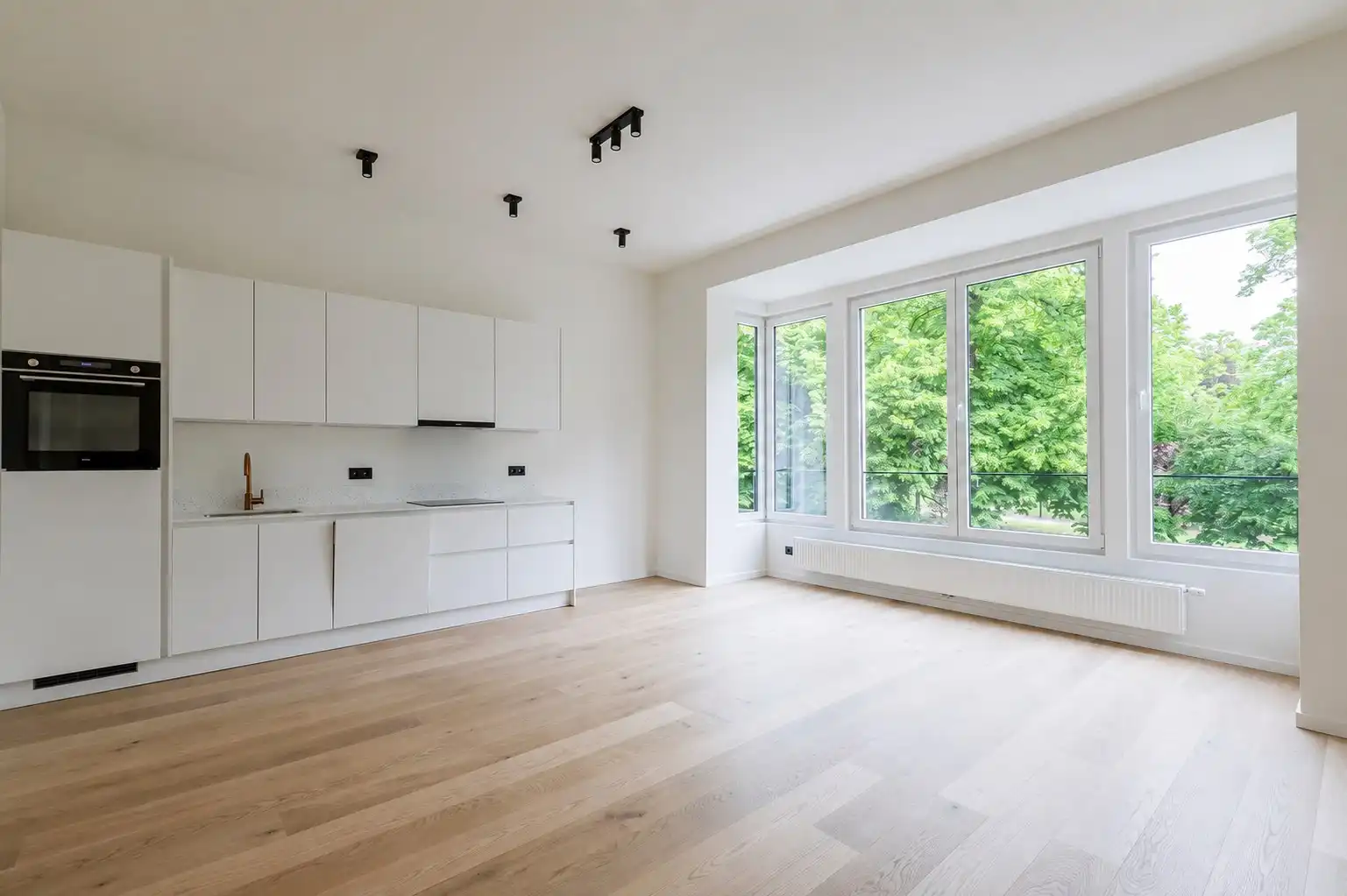 Gunstig gelegen 2 slaapkamerappartement met terras  nabij het Zuidpark foto 2