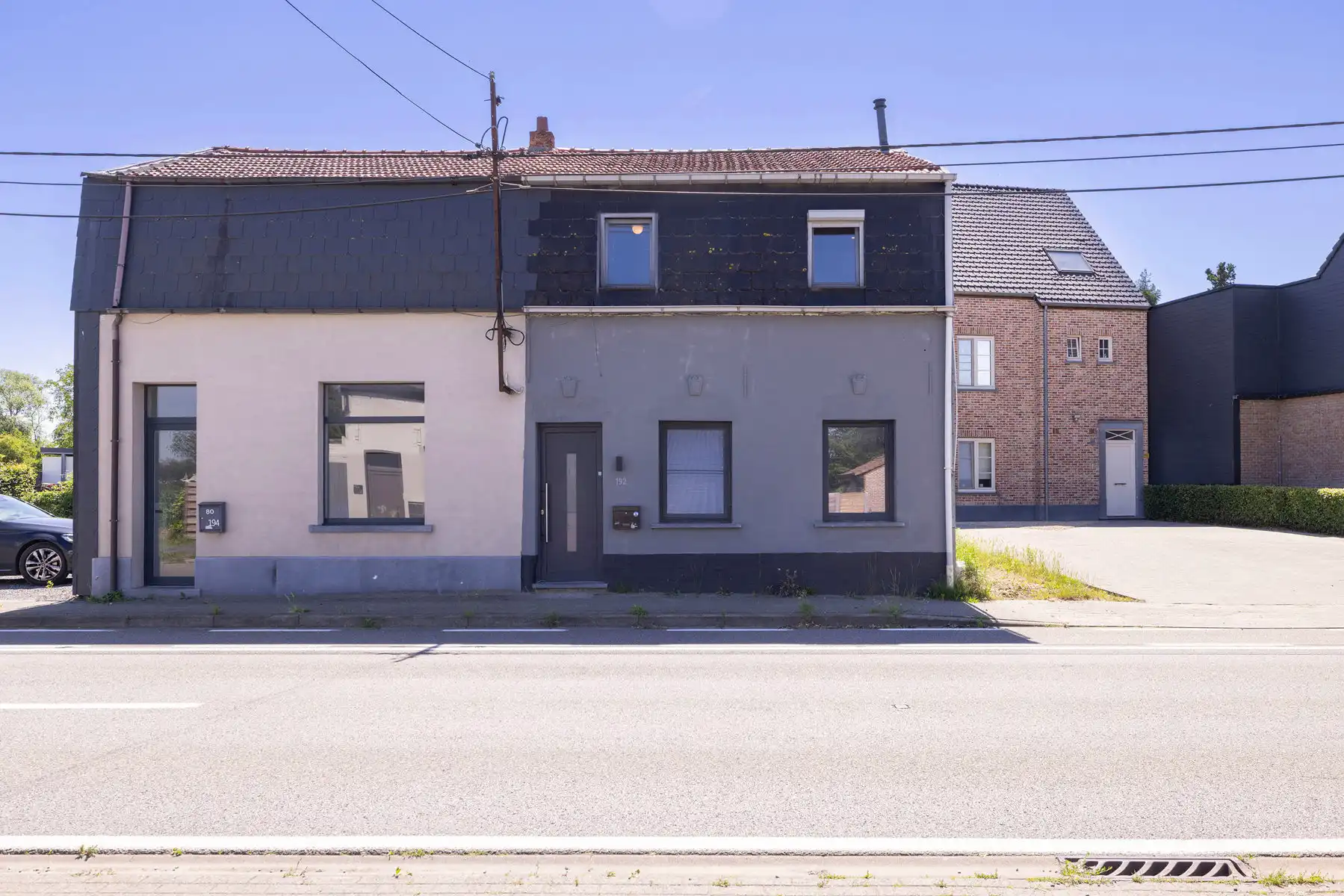Deels gerenoveerde HOB op een grond van meer 689m² foto 2