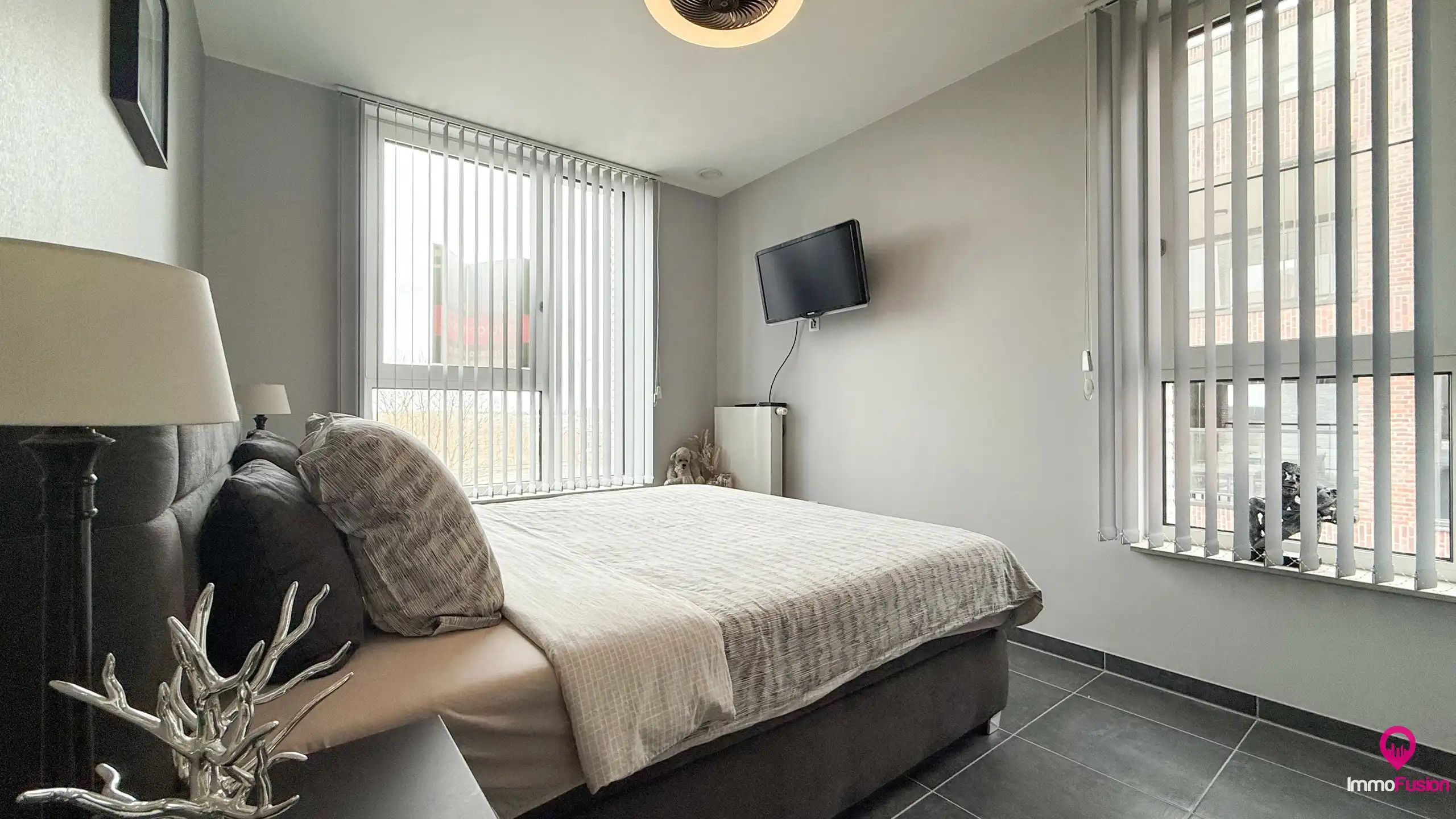 Modern appartement , bemeubeld met vrij uitzicht en parkeerplaats! foto 21