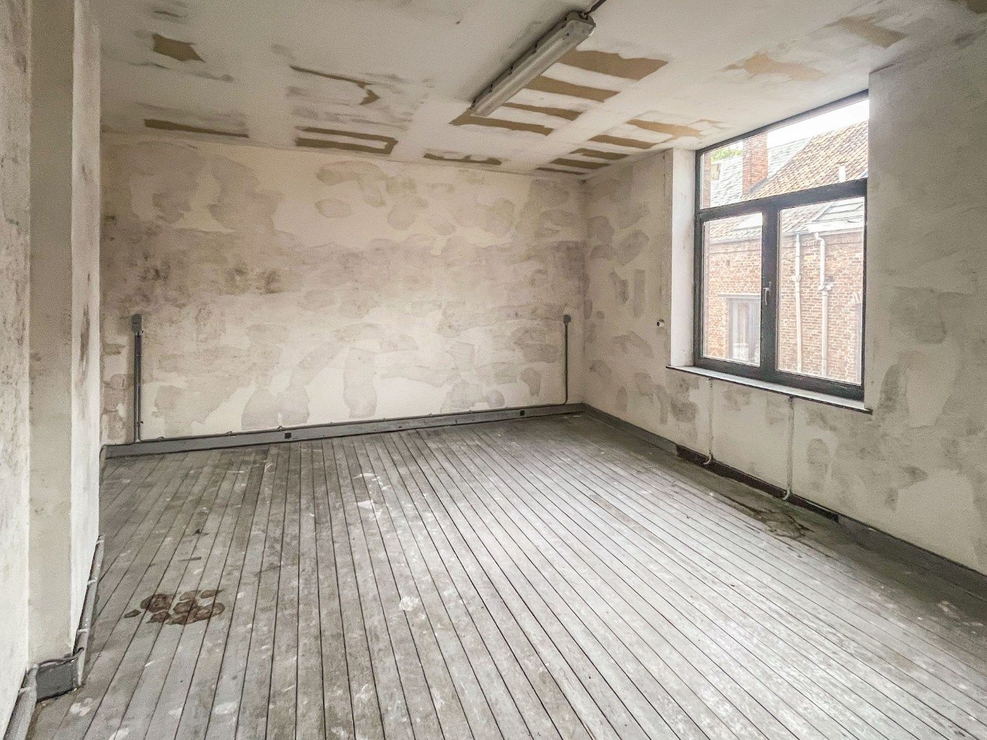 Een recent integraal gerenoveerd, welgelegen gebouw foto 11