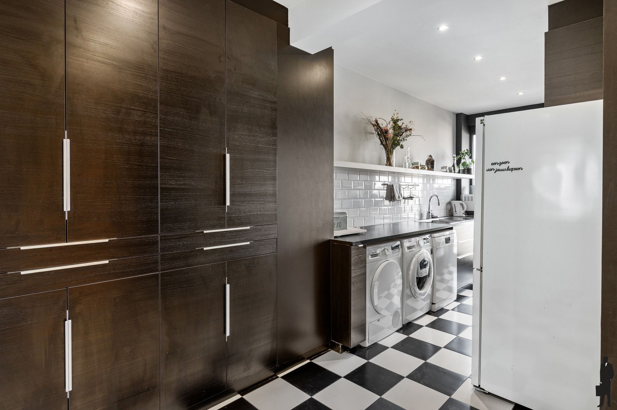 Lichtrijk 3-slaapkamer appartement met Zuidwestgericht terras foto 9