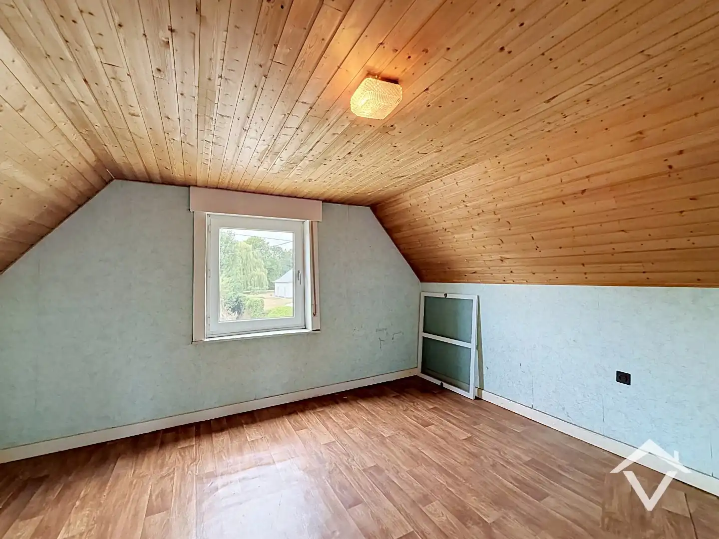 Alleenstaande woning met twee slaapkamers, tuin en garage te Roeselare foto 17
