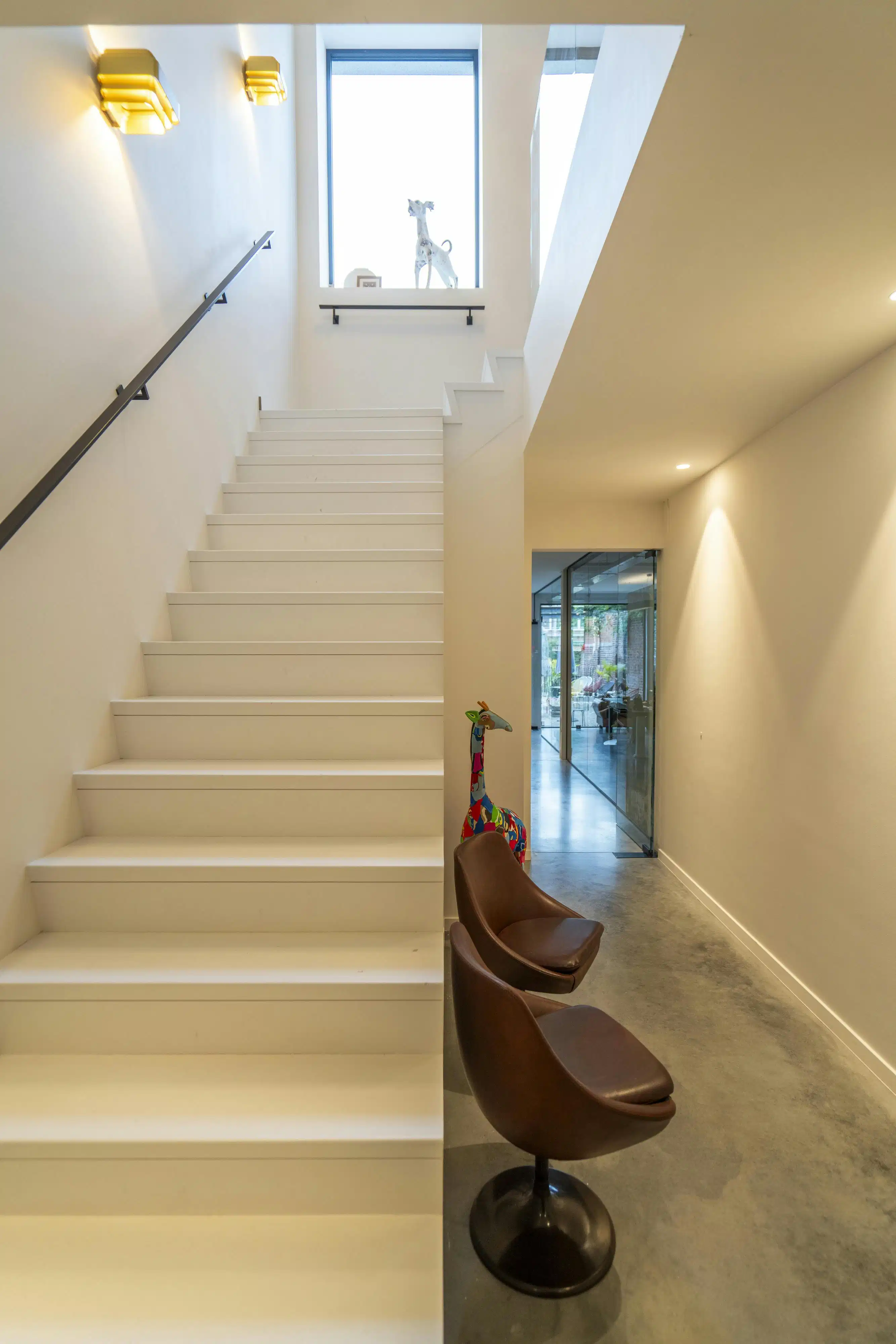 Prachtig gerenoveerde herenwoning te koop met uitweg  foto 12