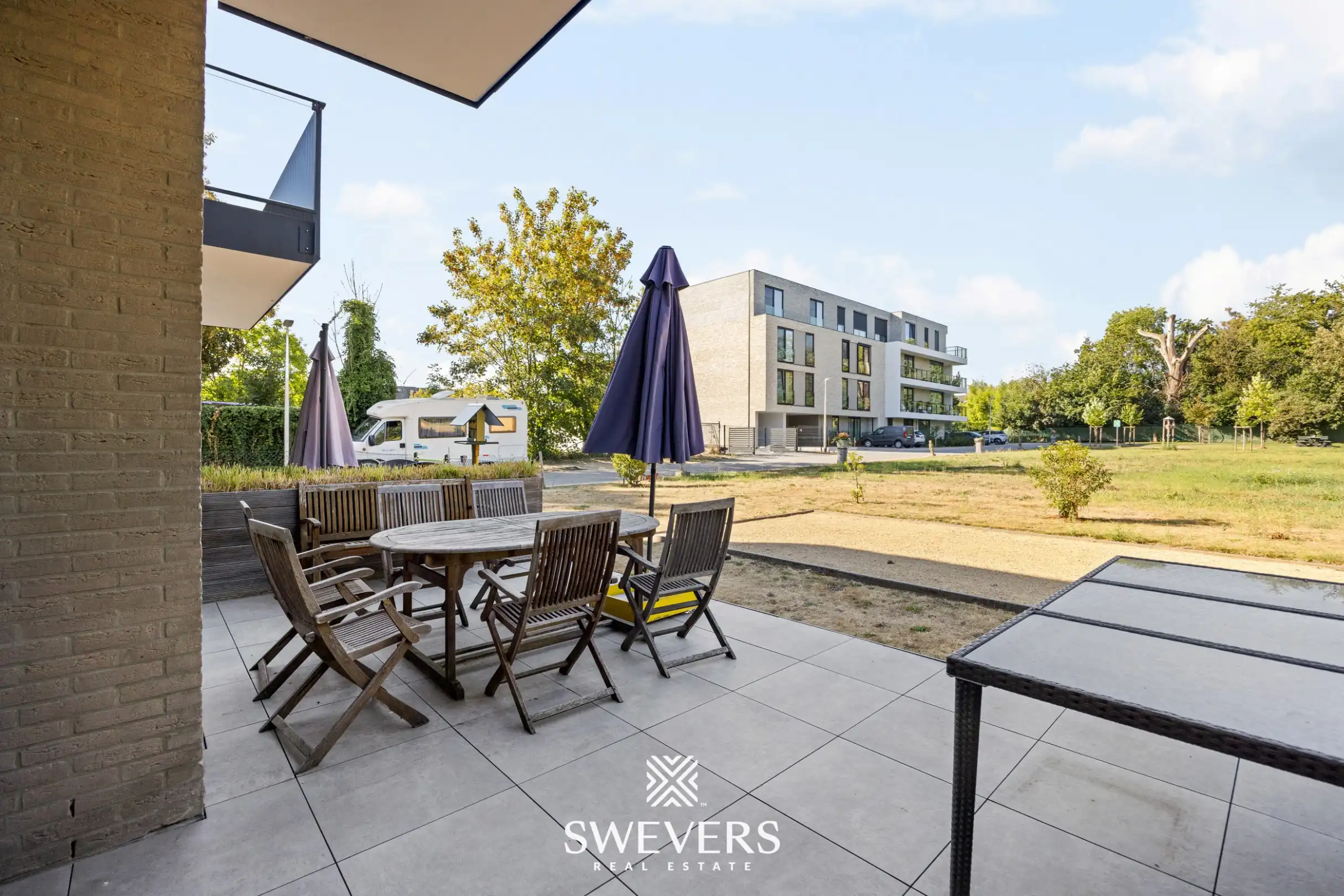 Instapklare serviceflat met professionele uitbating door Ocura, terras, private berging en ondergrondse parking foto 25
