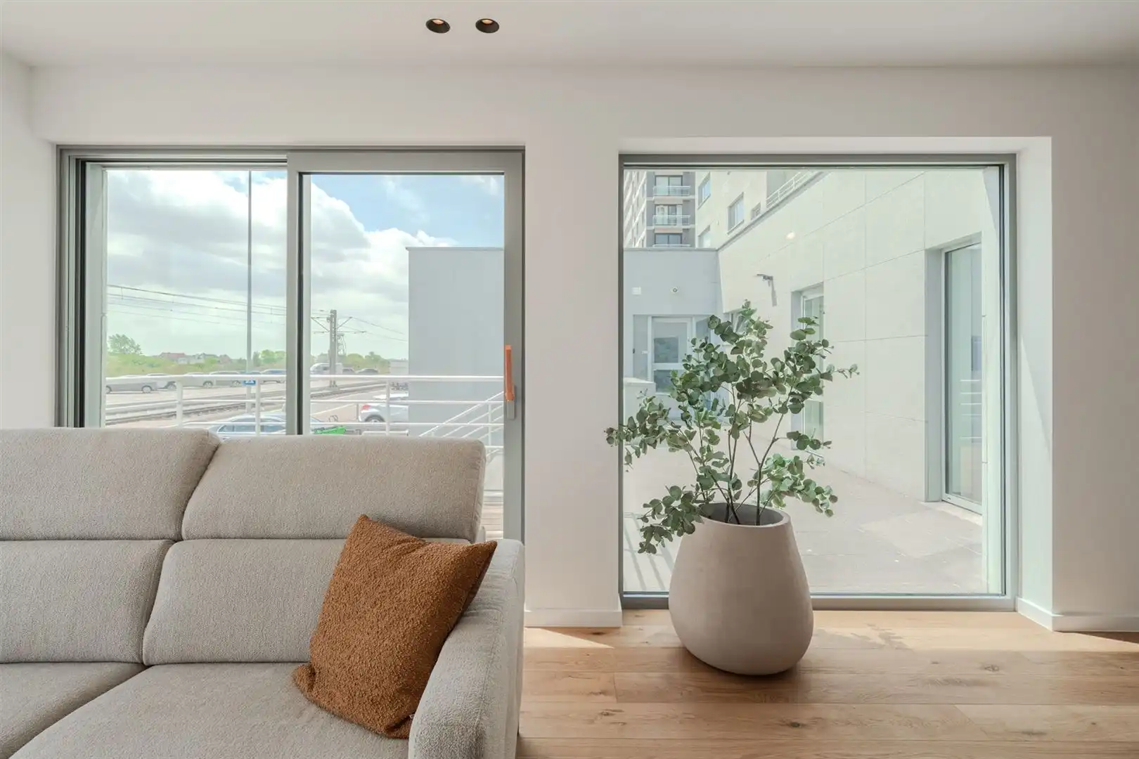 Modern ingericht één slaapkamer appartement foto 8