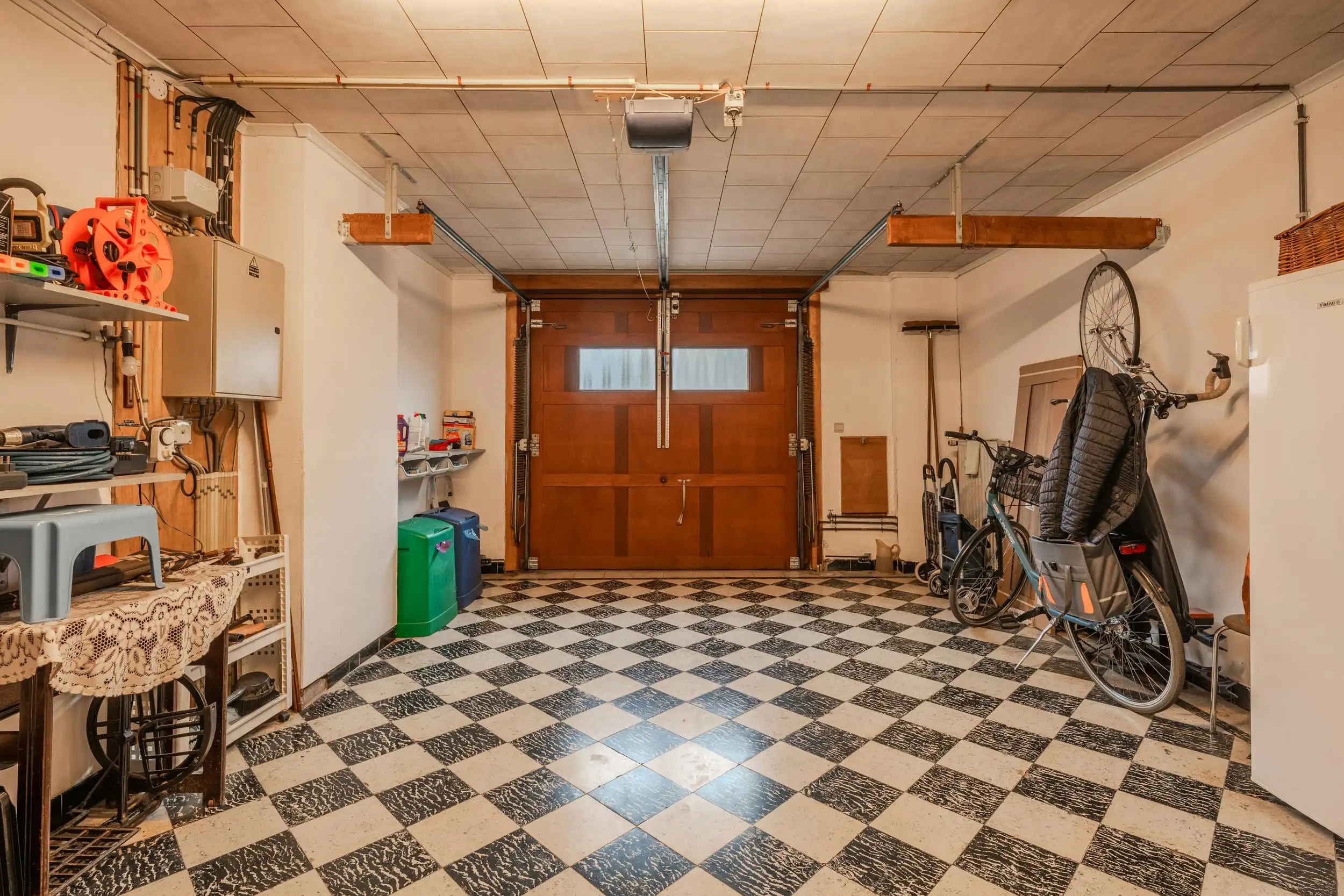 Te renoveren woning met 3 slaapkamers te koop! foto 24