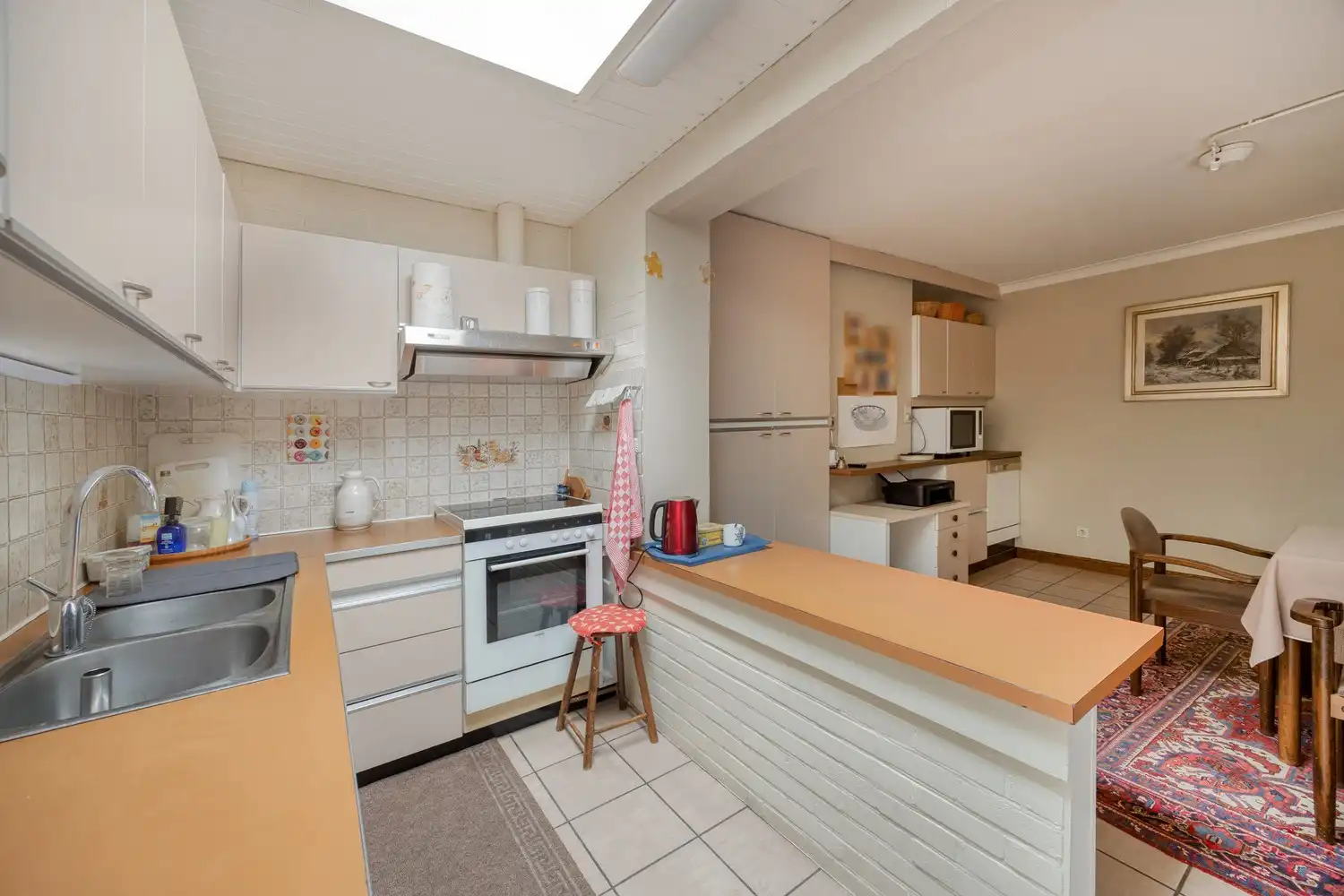 Gezinswoning met 4 slaapkamers en aangelegde tuin in doodlopende straat foto 13