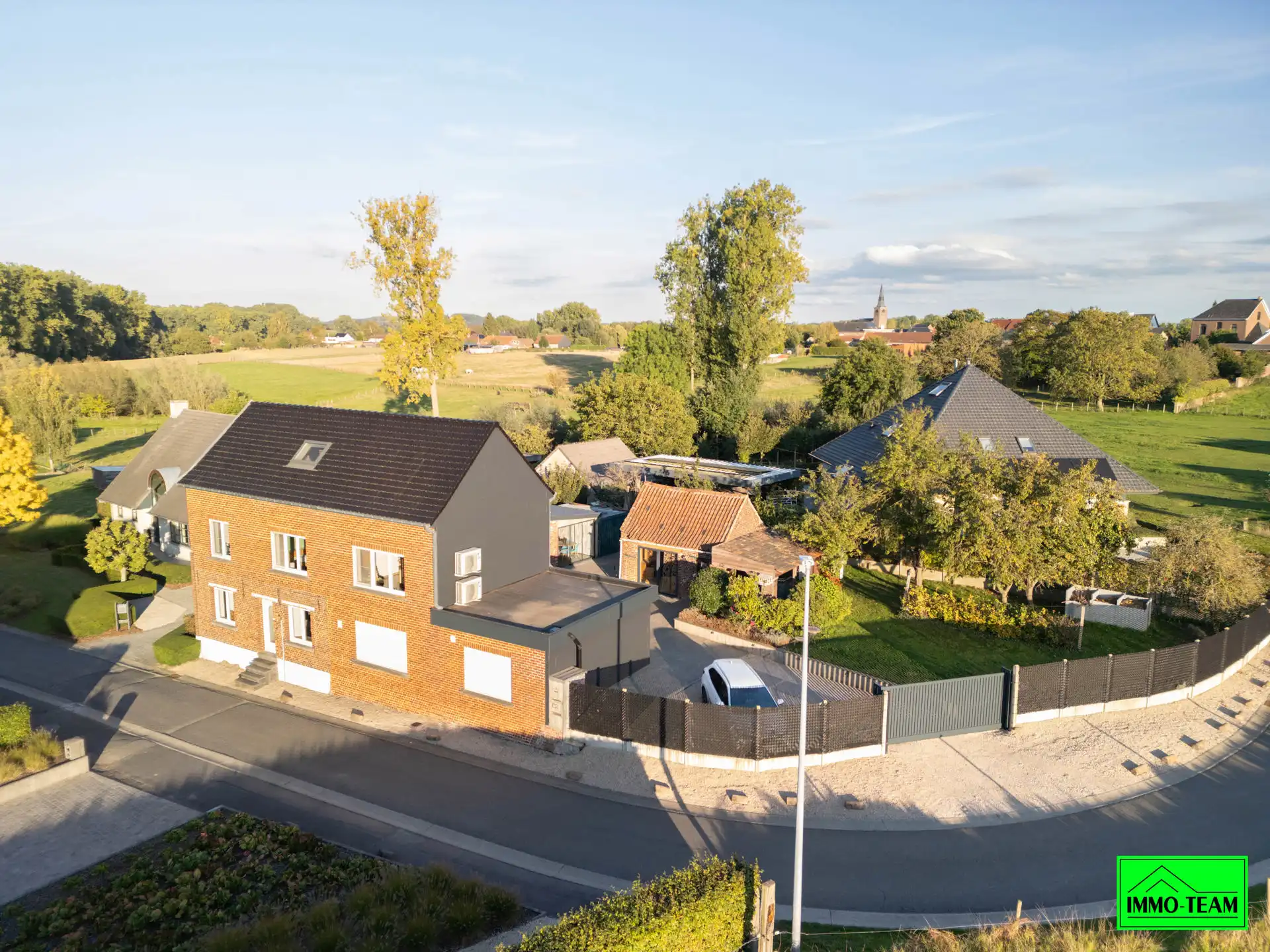 Prachtig gerenoveerde woning met heel wat potentieel foto {{pictureIndex}}