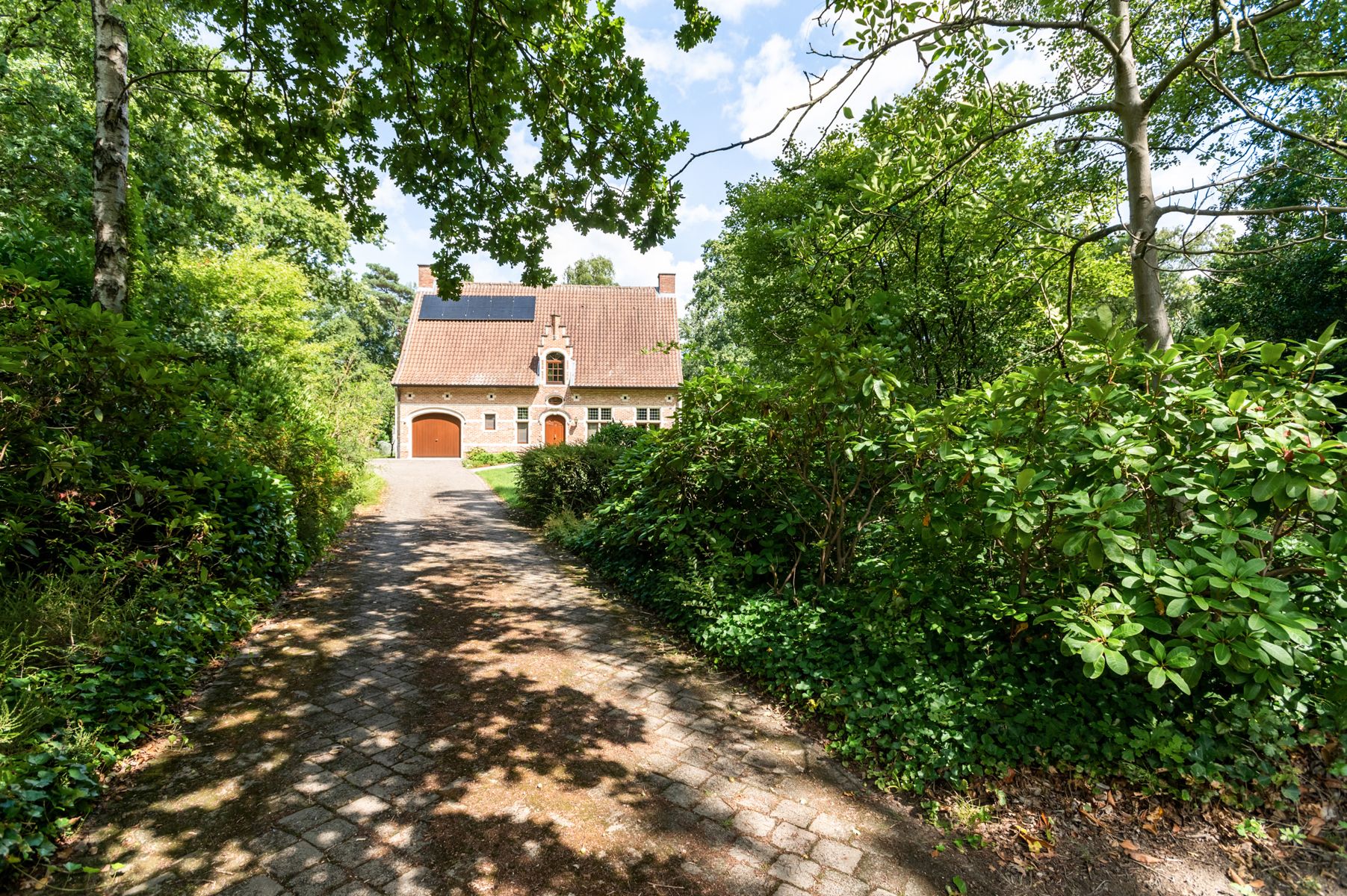 Goed onderhouden villa met prachtige tuin op ca. 3.136 m2. foto 32