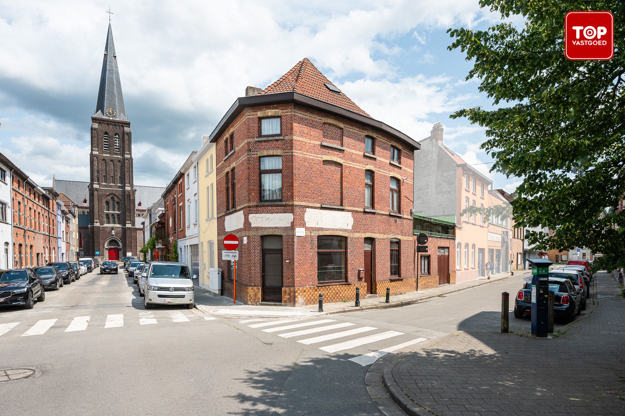 Ruime gezinswoning op 5 minuten fietsen van Gent centrum.  foto 2