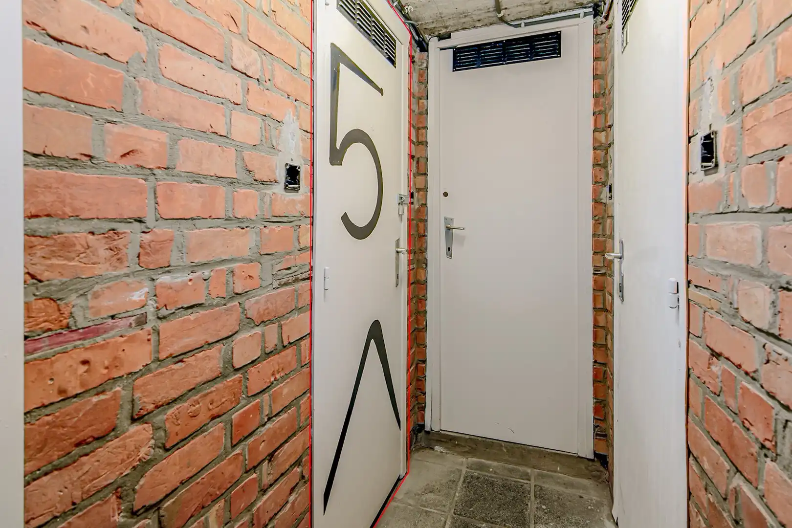 Gemeubeld appartement met extra studio foto 30