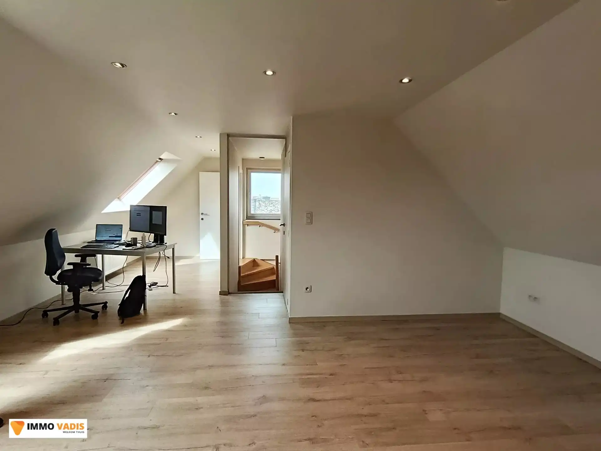 Ruime gezinswoning met tuin en 3 slaapkamers te Landen foto 11