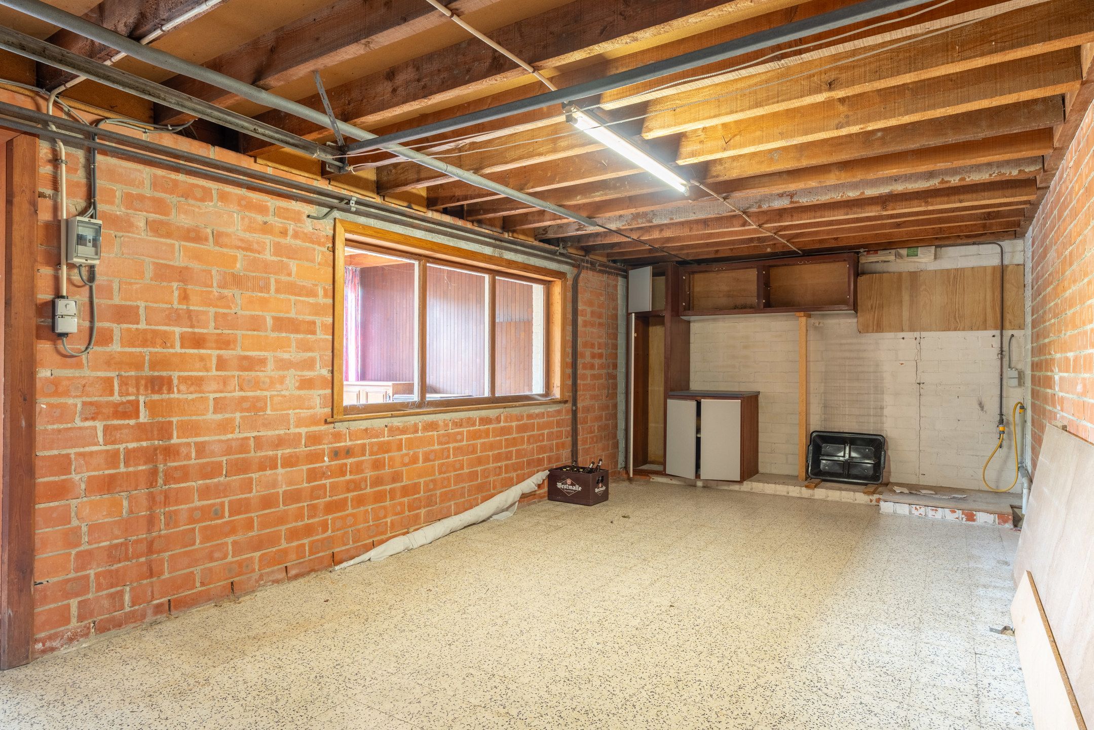 Ruime, te renoveren woning met vergund magazijn te Beerse foto 30