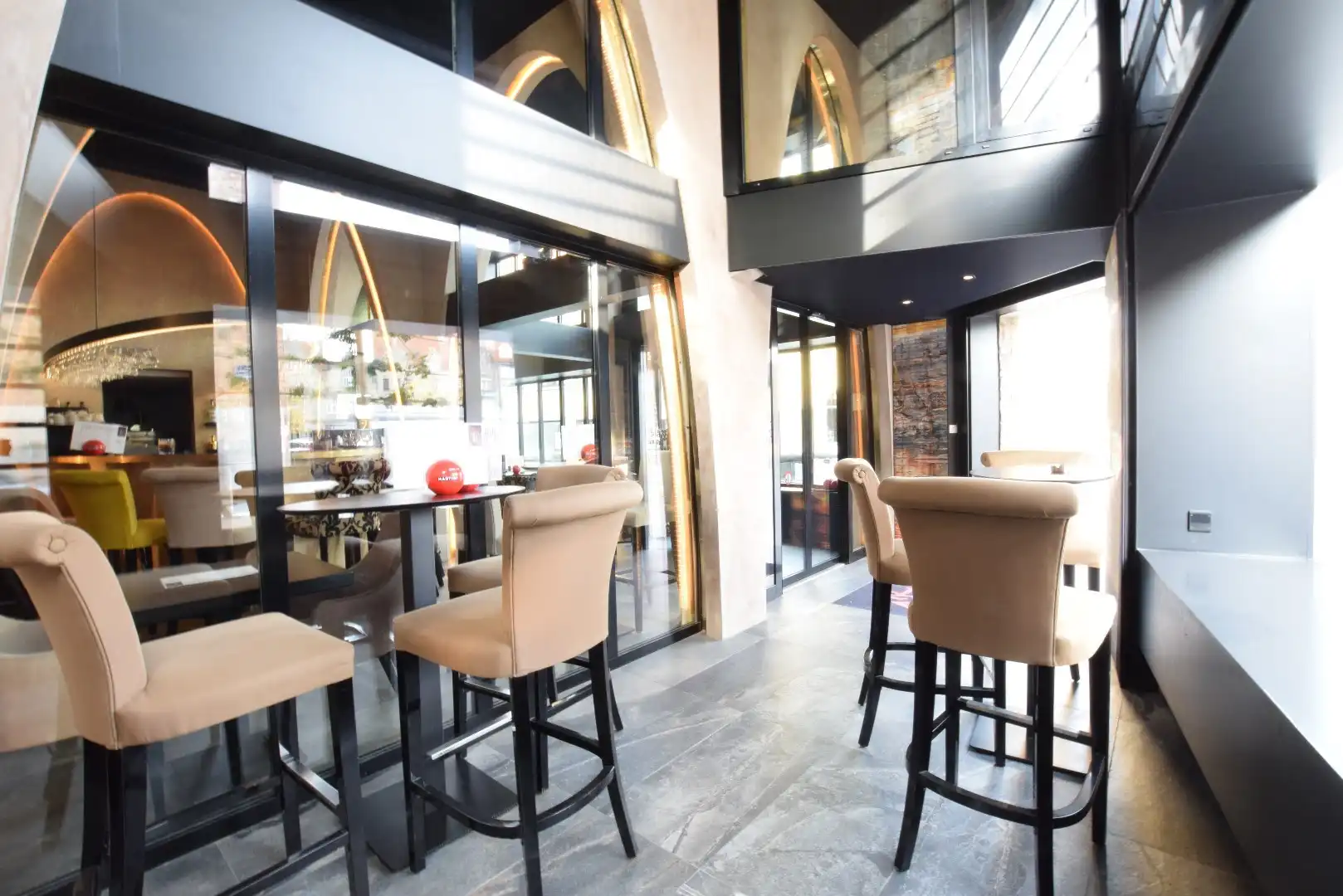 Verhuurd opbrengsteigendom (200m²) op commerciële toplocatie te Diksmuide! foto 9