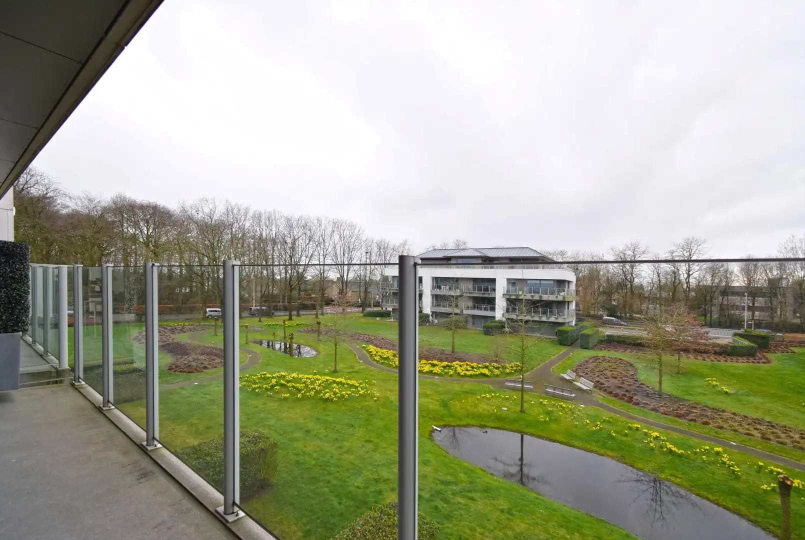 ZEER RESIDENTIEEL NIEUWBOUW APPARTEMENT foto 13