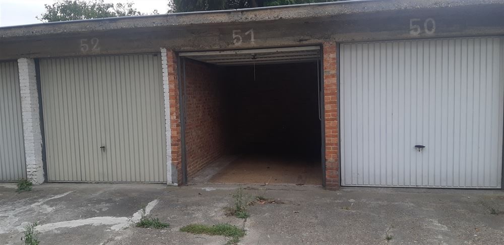 Bovengrondse garagebox te Wilrijk foto {{pictureIndex}}