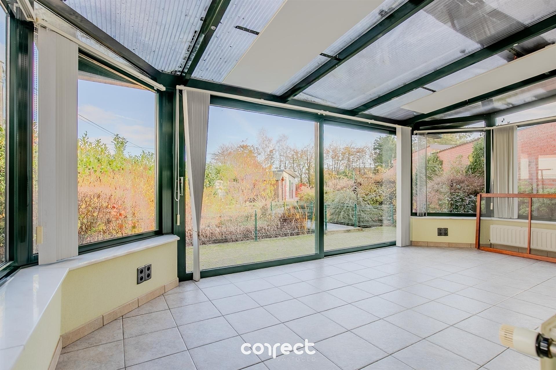 Instapklare open bebouwing met garage, ruime tuin met werkplaats/stallingen. foto 7