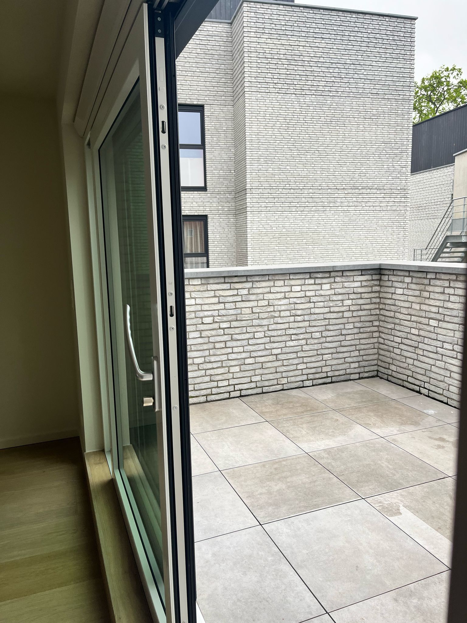 Luxueus nieuwbouw appartement met terras te Molenbeersel. foto 13