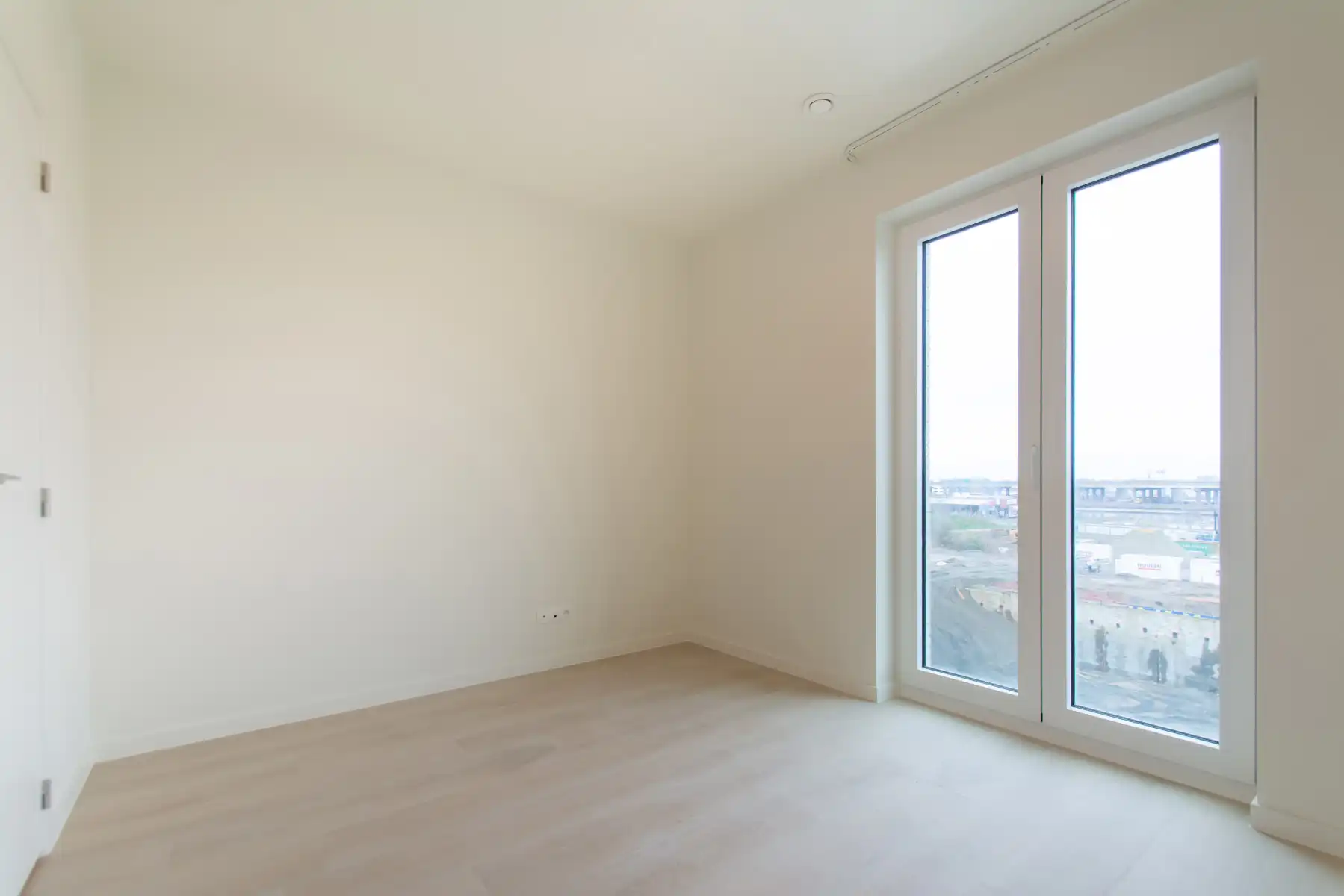 Lichtrijk nieuwbouwappartement met 2 slaapkamers en terras foto 12