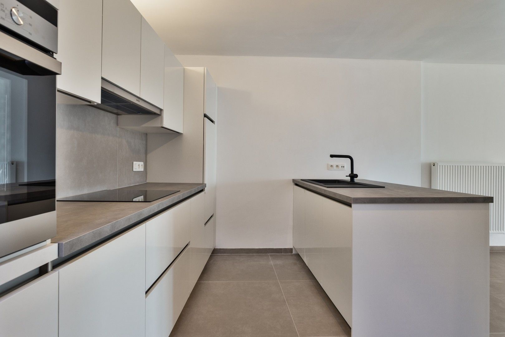 Recent gerenoveerde woning met groen zicht in Ruiselede foto {{pictureIndex}}
