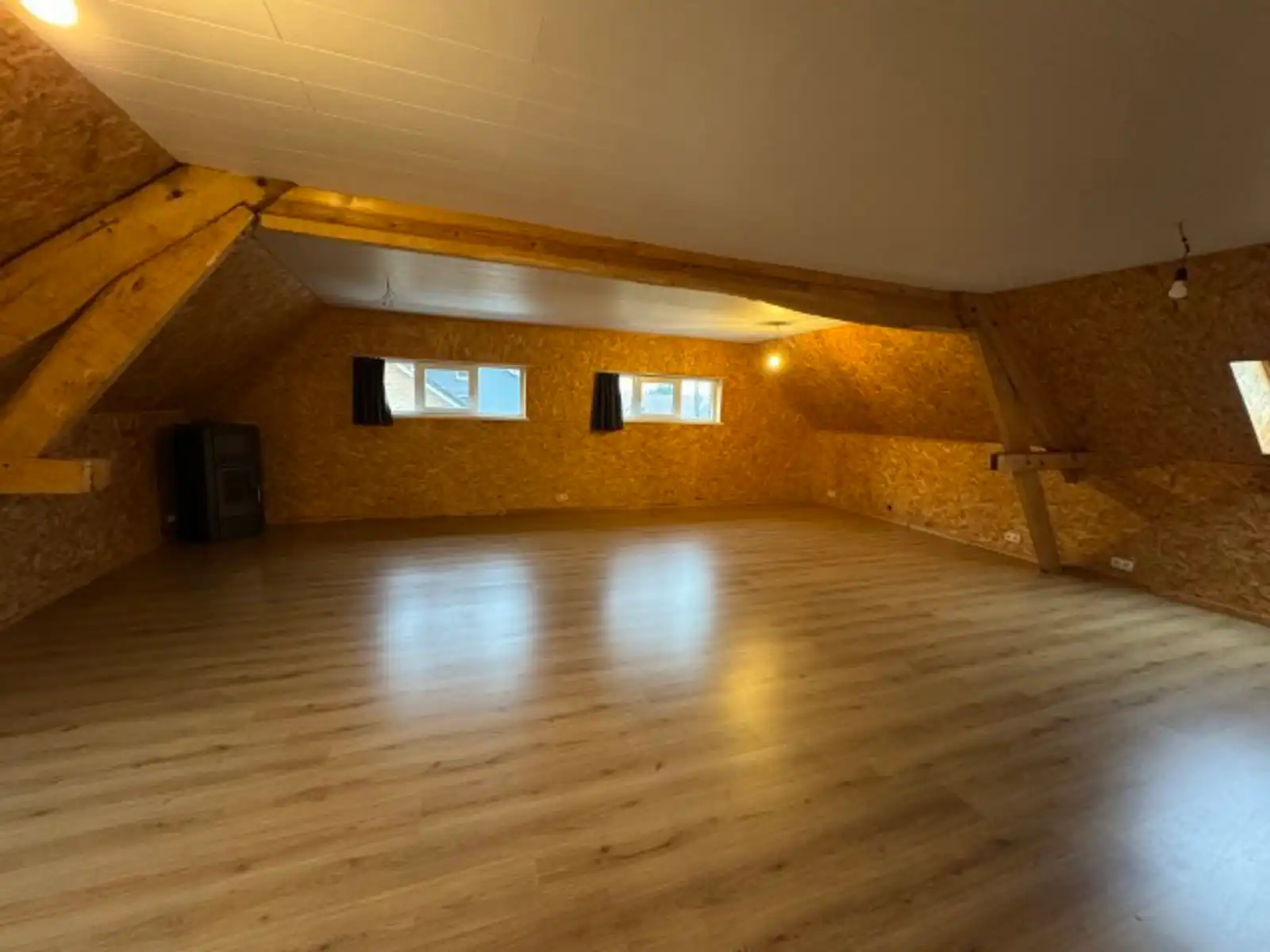 Zeer ruime woning met veelzijdig bijgebouw foto 10