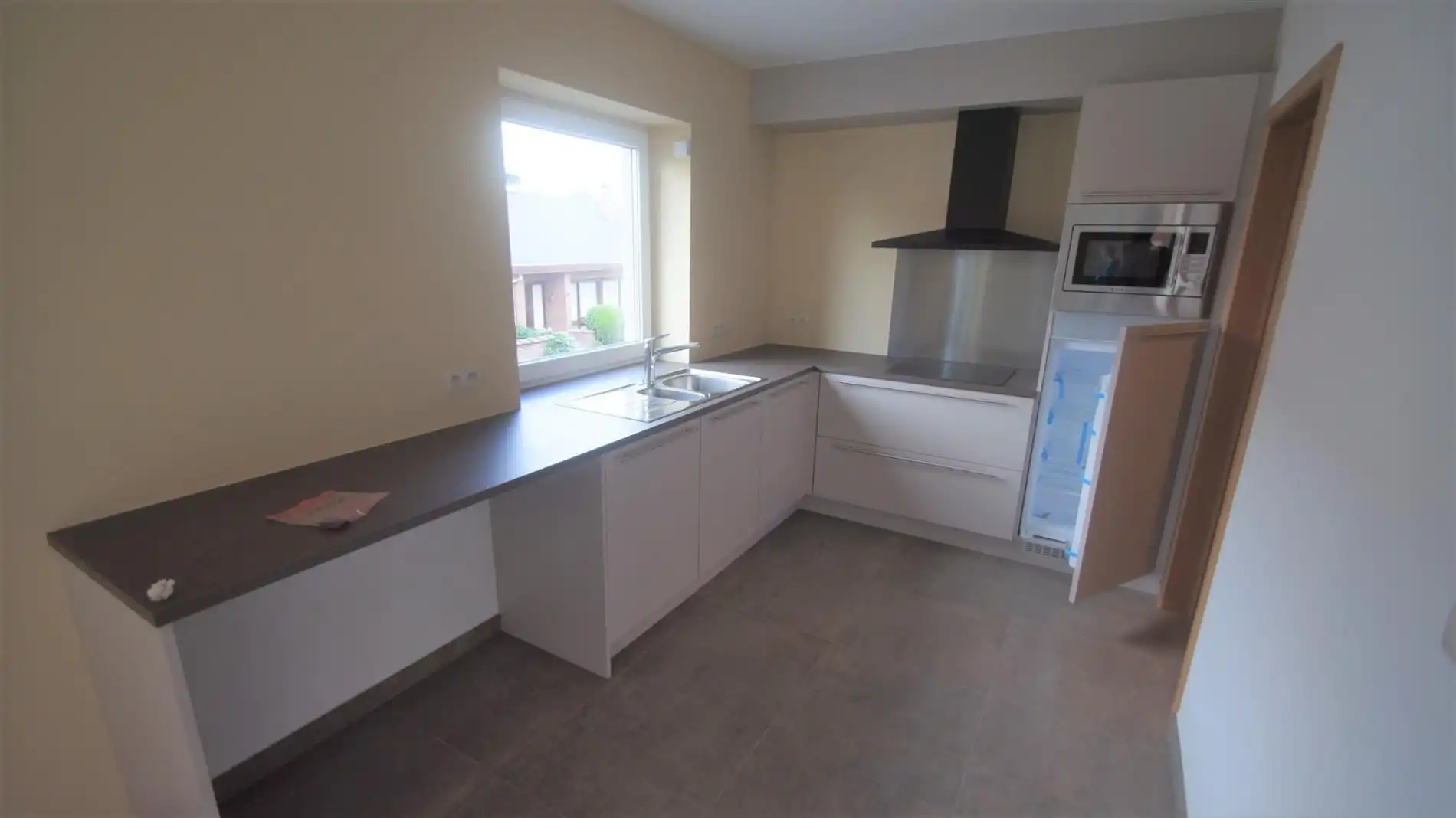 Energiezuinig duplexapp. met 2 slpks, terras en autostaanplaats foto 4